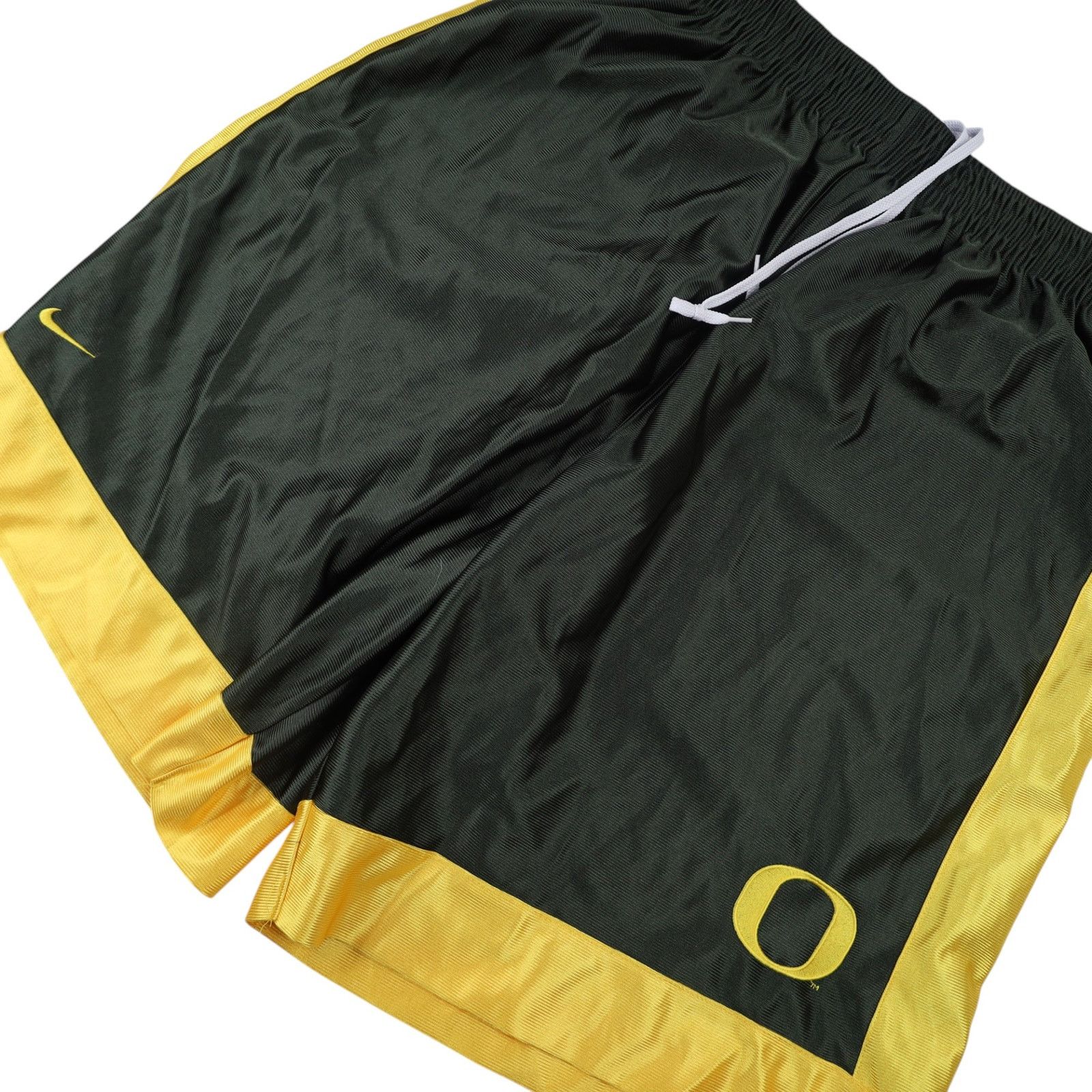 Nike × Vintage Vintage Nike University of Oregon Ducks Basketball Shorts Size US 32 / EU 48 - 2 Thumbnail