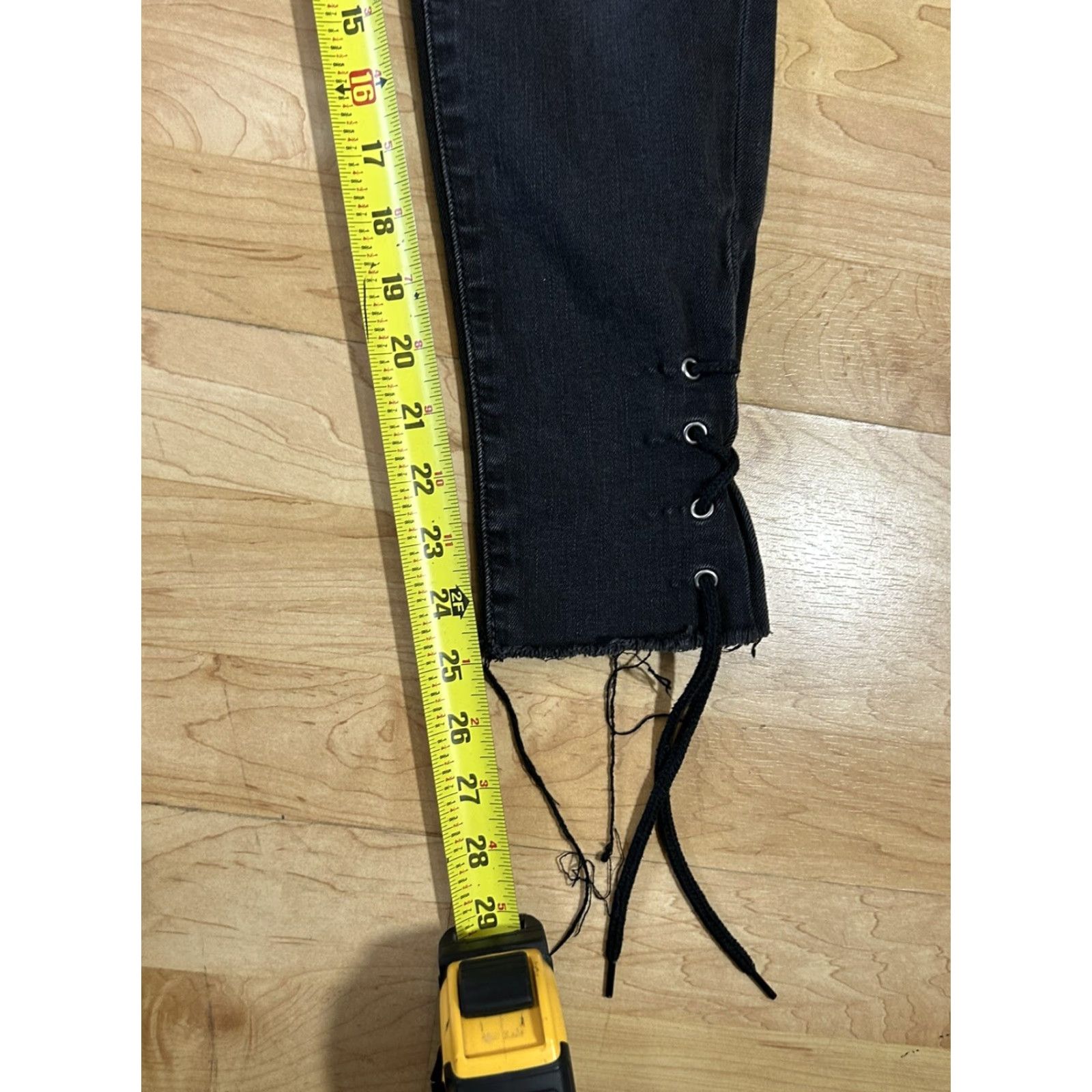Levi's Levi's 711 Skinny Jeans Womens Black Stretch Denim Size 26 Regular Modern Classic Size 26" / US 2 / IT 38 - 3 Thumbnail