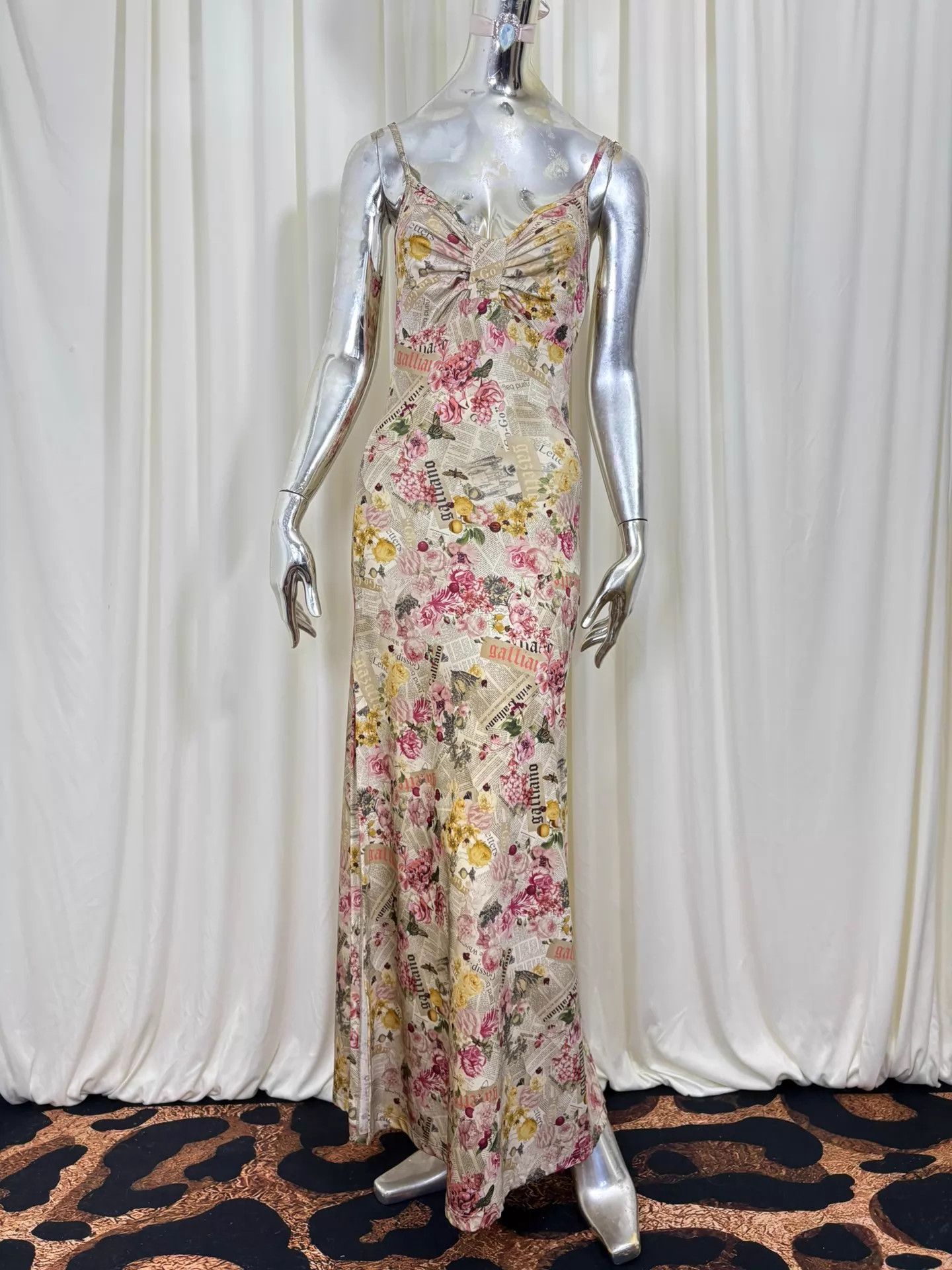 John Galliano John Galliano Vintage Newspaper Print Rose Side Slit Dress Size XS / US 0-2 / IT 36-38 - 3 Thumbnail