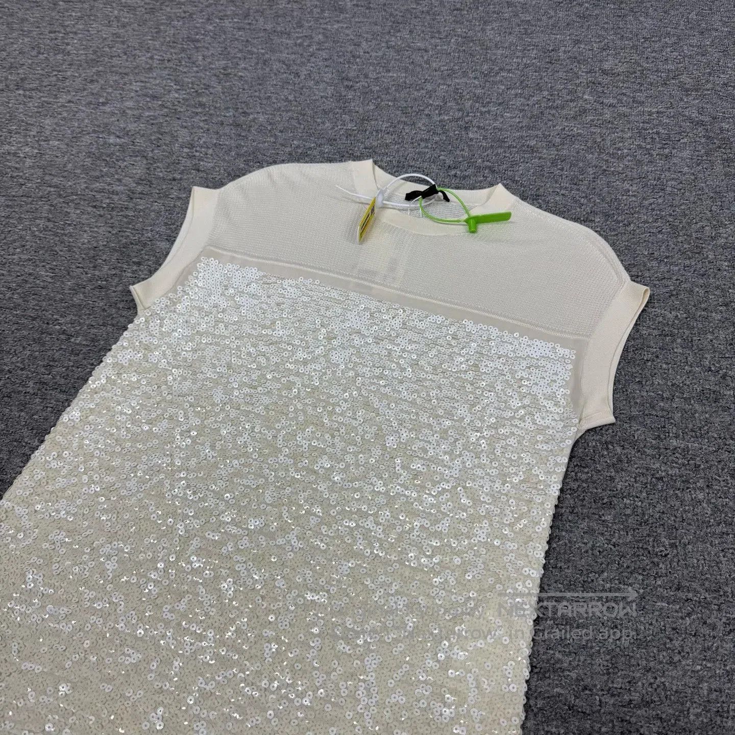 Louis Vuitton Louis Vuitton Runway Sequin Knit Silk Dress. Size M / US 6-8 / IT 42-44 - 2 Thumbnail