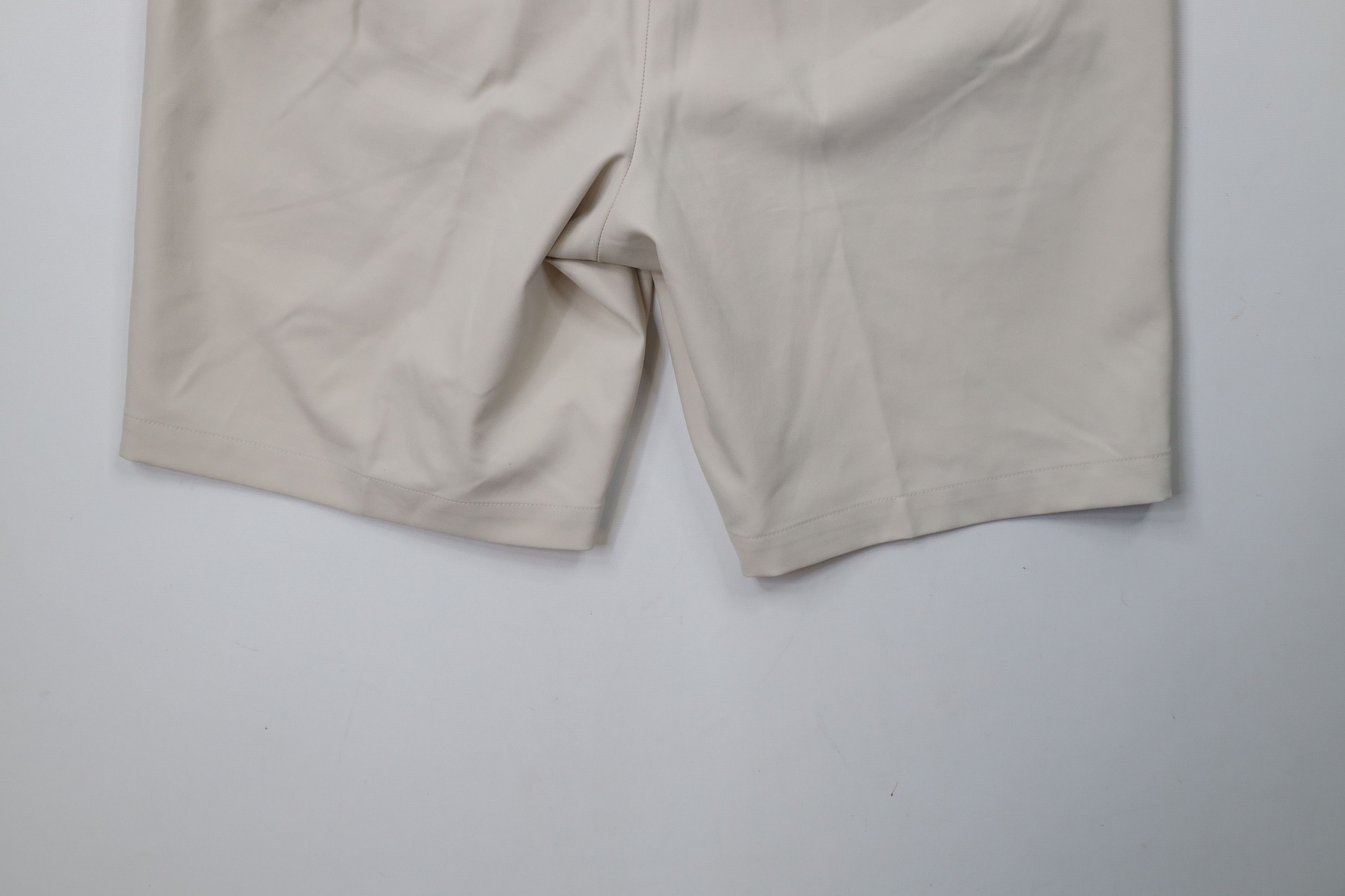 Peter Millar × Vintage Peter Millar Front Tech Above Knee Golf Golfing Chino Shorts Size US 36 / EU 52 - 13 Thumbnail