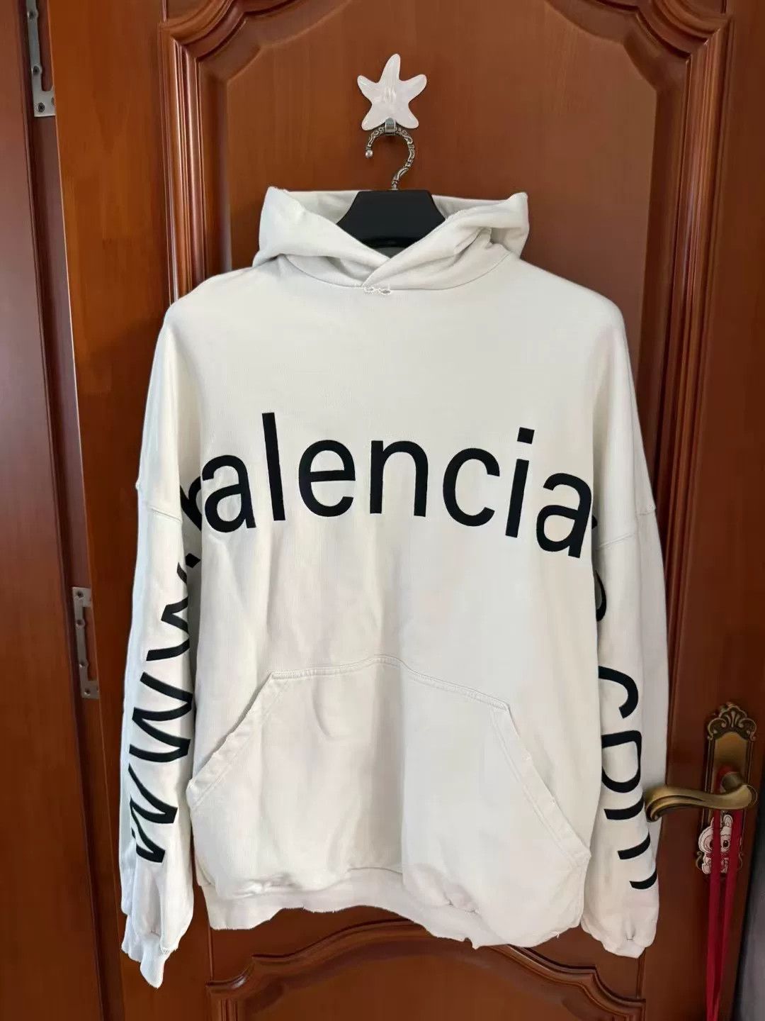 Balenciaga Balenciaga Embroidered Logo Sweatshirt Size US M / EU 48-50 / 2 - 1 Thumbnail