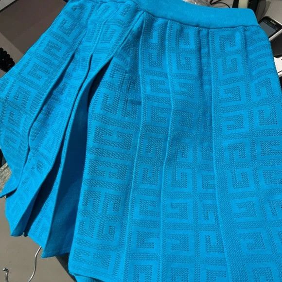 Givenchy GIVENCHY 4G Mini Skirt - NEW WITH TAGS Size 25" / US 0 / IT 36 - 12 Thumbnail