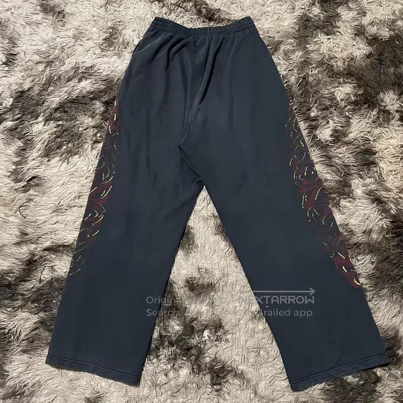 Balenciaga Balenciaga size M Flame Disaster Limited Edition BAGGY Spo Size US 27 - 2 Thumbnail