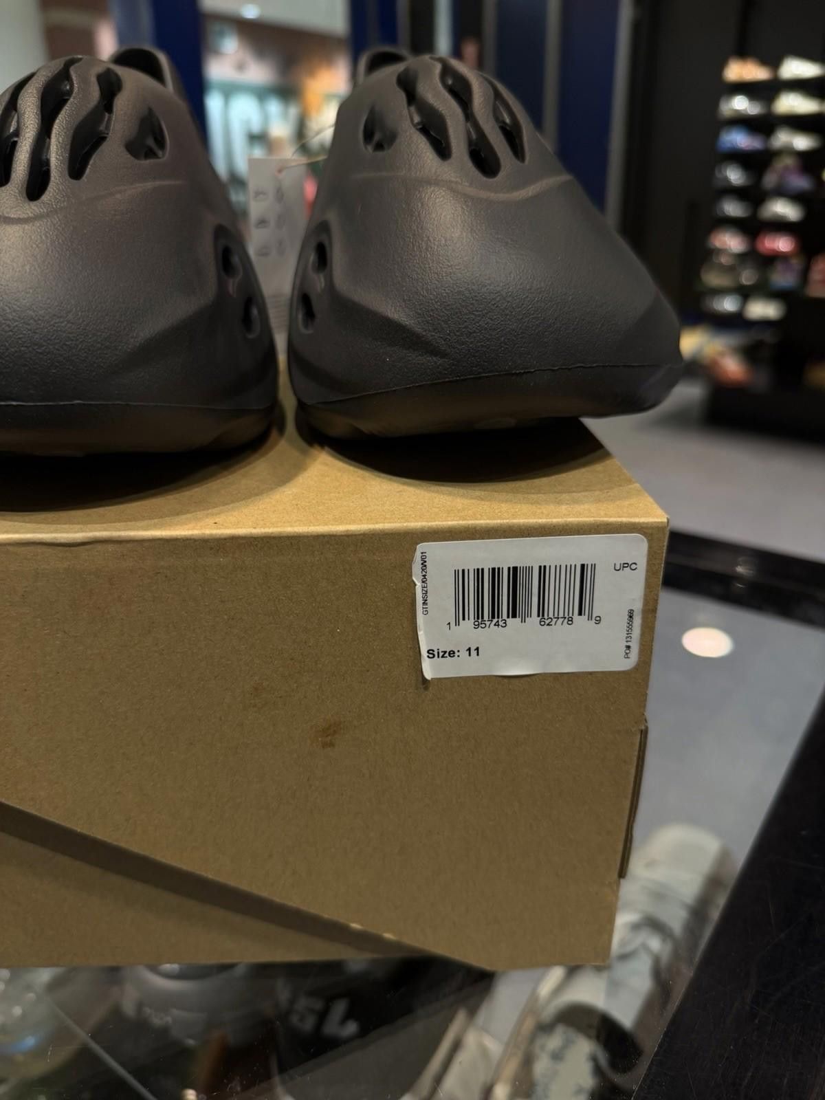 Adidas Adidas YEEZY YZY FOAM RNR Onyx HP8739 Black Foam Runner (11) Size US 11 / EU 44 - 8 Thumbnail