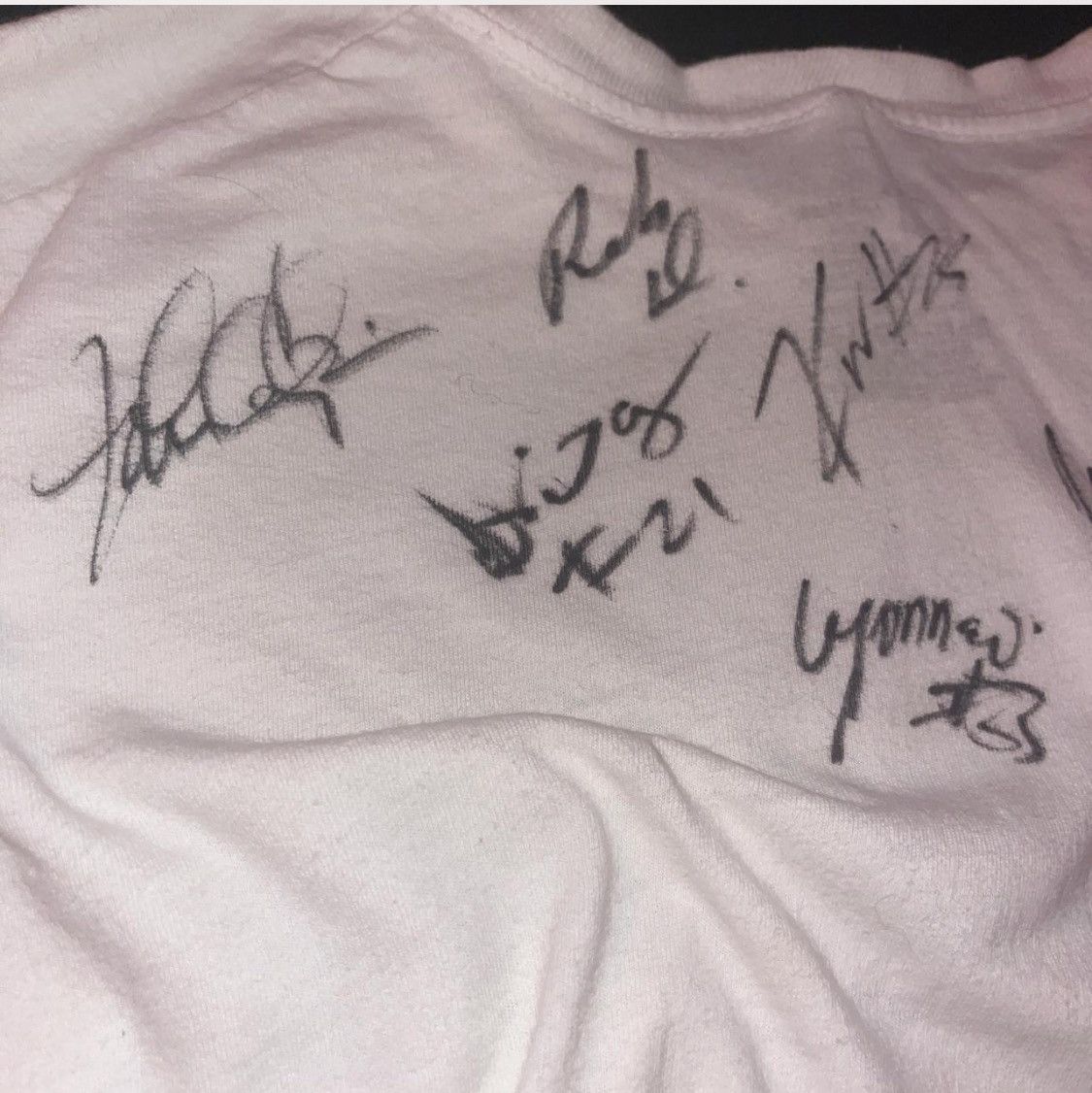 Hanes Autographed Shirt Size US M / EU 48-50 / 2 - 3 Thumbnail