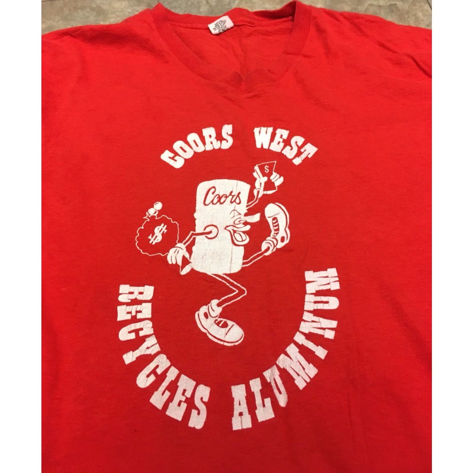 Hanes VINTAGE Hanes XL 46-48 Red 100% Cotton T-Shirt Graphic Tee Men 70s 1970s USA United States Short Sleeve Size US XL / EU 56 / 4 - 6 Thumbnail