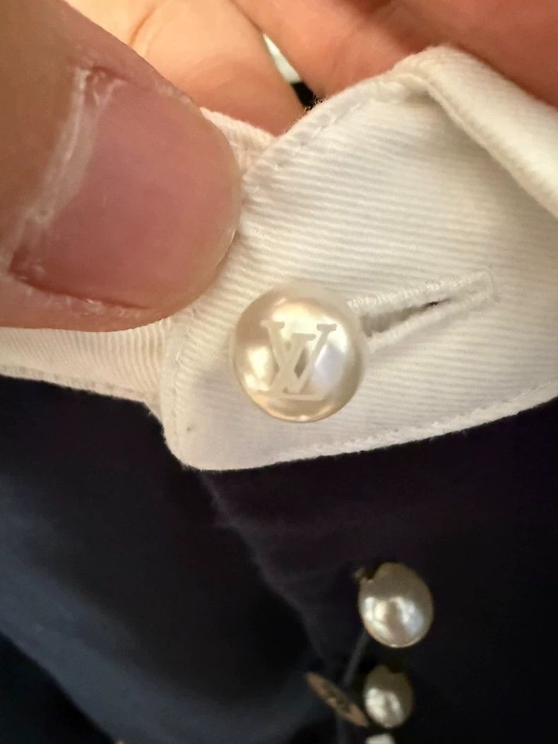 Louis Vuitton Louis Vuitton24 new feidong pearl button short sleeves 2502 Size US XL / EU 56 / 4 - 3 Thumbnail