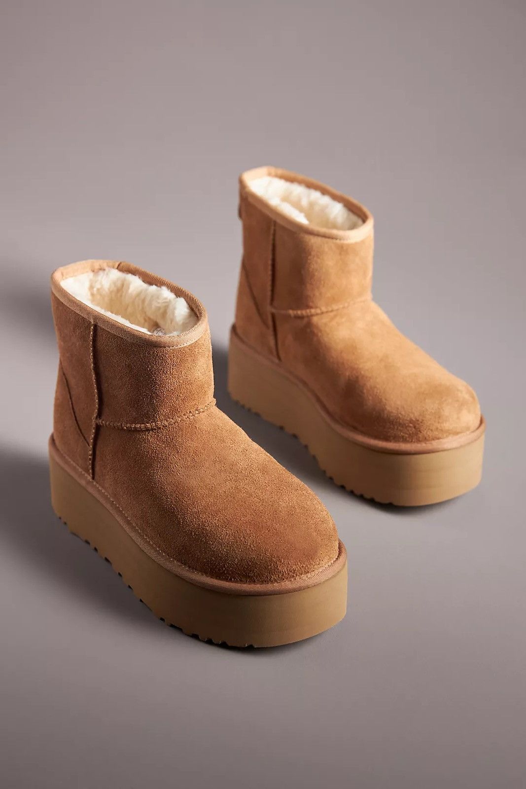Ugg UGG Classic Mini Platform Boots size US 10 Size US 10 / IT 40 - 1 Thumbnail