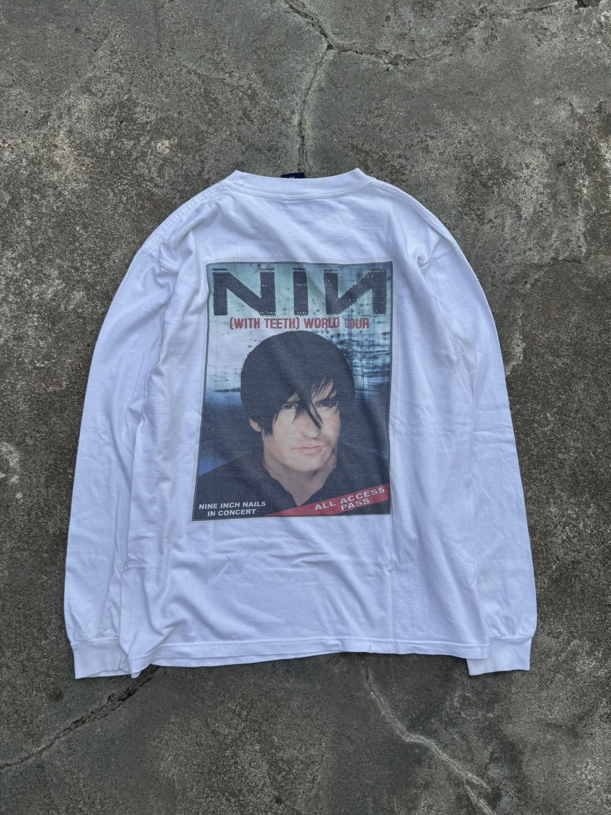 Band Tees ❤️‍🔥RARE❤️‍🔥Nine Inch Nails 2005 World Tour Long Sleeve Size US M / EU 48-50 / 2 - 2 Thumbnail