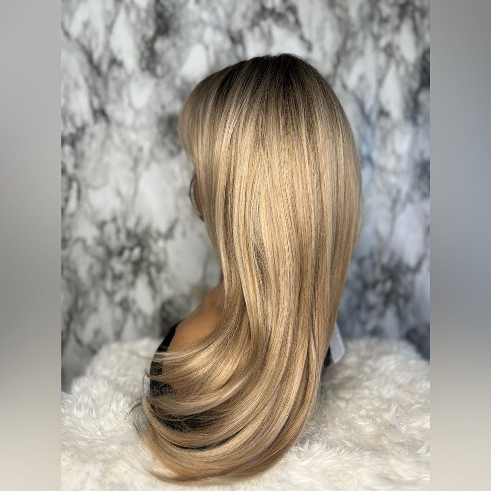 Other 24 Inch Straight Blonde Layered hair Wig With Curtain Bangs Size ONE SIZE - 6 Thumbnail