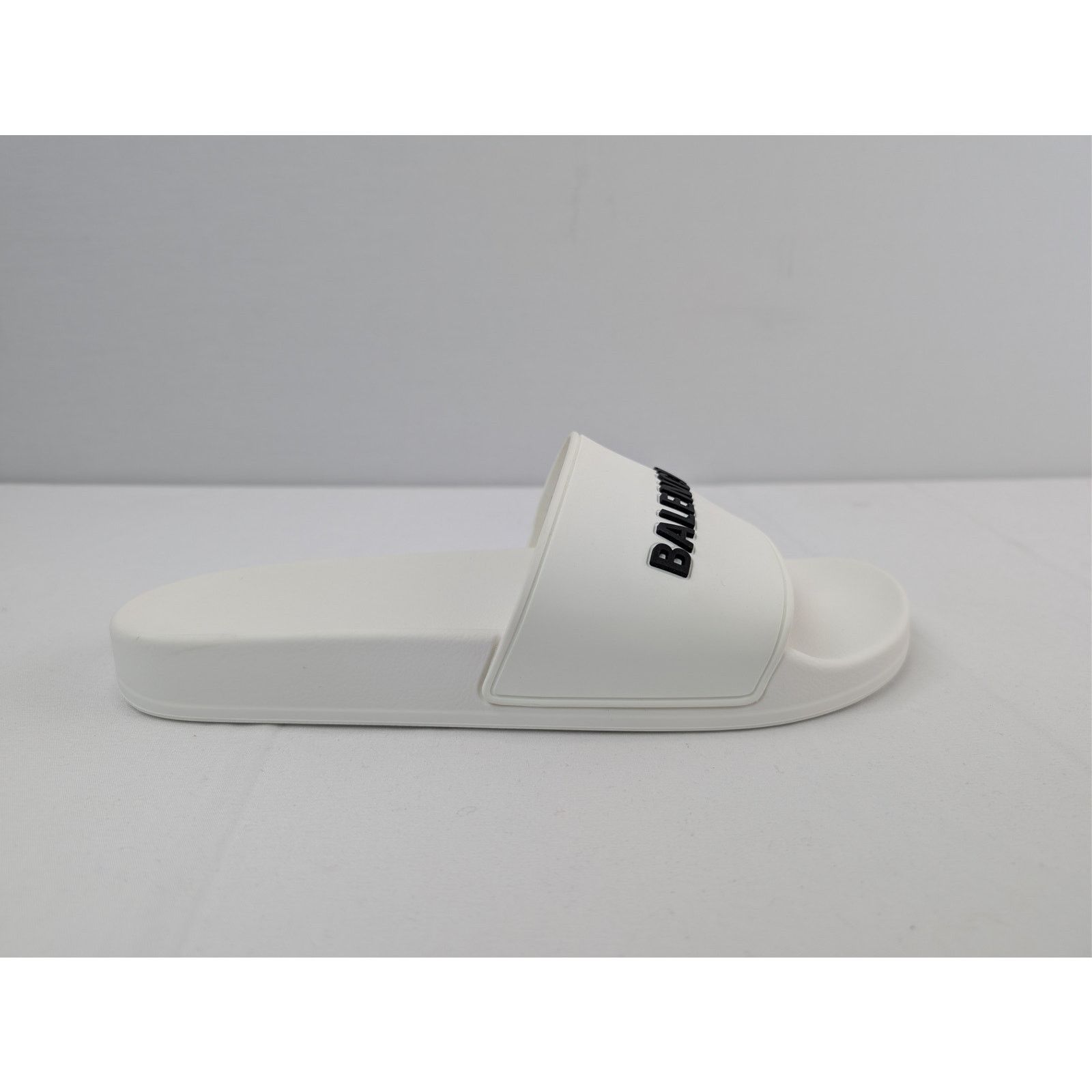 Balenciaga o1rshd1 Pool Slides Rubber Logo Slippers in White/Black Size US 8 / EU 41 - 4 Thumbnail