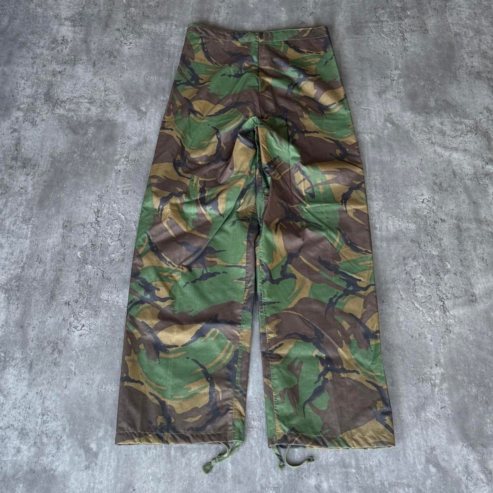 Japanese Brand × Vintage Vintage Y2K Camo Baggy Rainwear Tech Skater Utility Pants Size US 33 - 2 Thumbnail