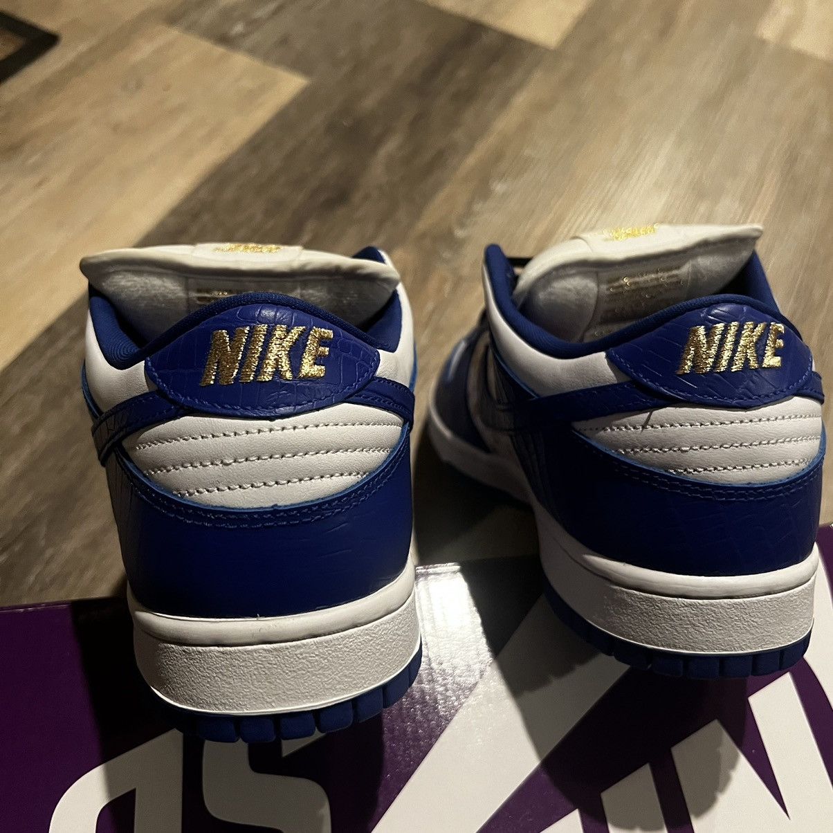 Nike × Supreme Nike Sb Dunk Low Supreme Stars Hyper Royal Size US 10.5 / EU 43-44 - 12 Thumbnail
