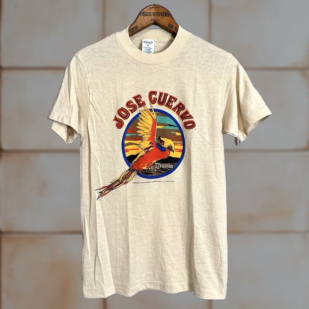 Anvil VINTAGE 1985 Jose Cuervo Hummingbird T Shirt Anvil 80s USA Beer Liqour Logo Men M Beige Short Sleeve Crew Neck Cotton Polyester Knit NOS Made In USA Size US M / EU 48-50 / 2 - 1 Thumbnail