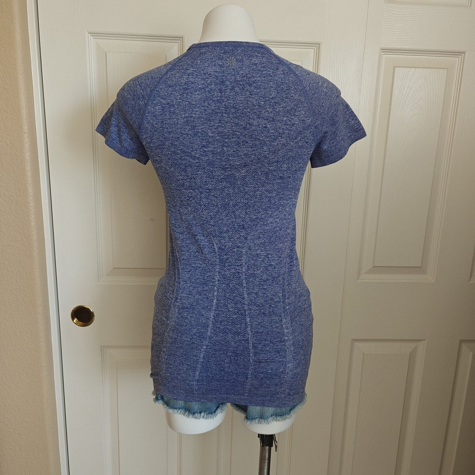 Athleta Athleta Fastest Track Seamless Short Sleeve Tee sz S Size S / US 4 / IT 40 - 5 Thumbnail