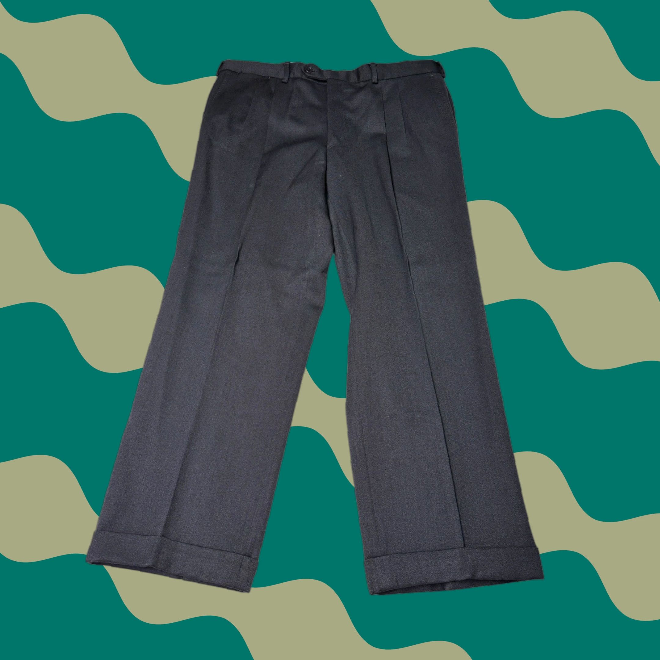Lubiam Lubiam 1911 Mens Charcoal Gray Virgin Wool Pleated Cuffed Dress Pants W38xL29 Pants Dress Wool Gray Solid 90s? Size US 38 / EU 54 - 1 Thumbnail