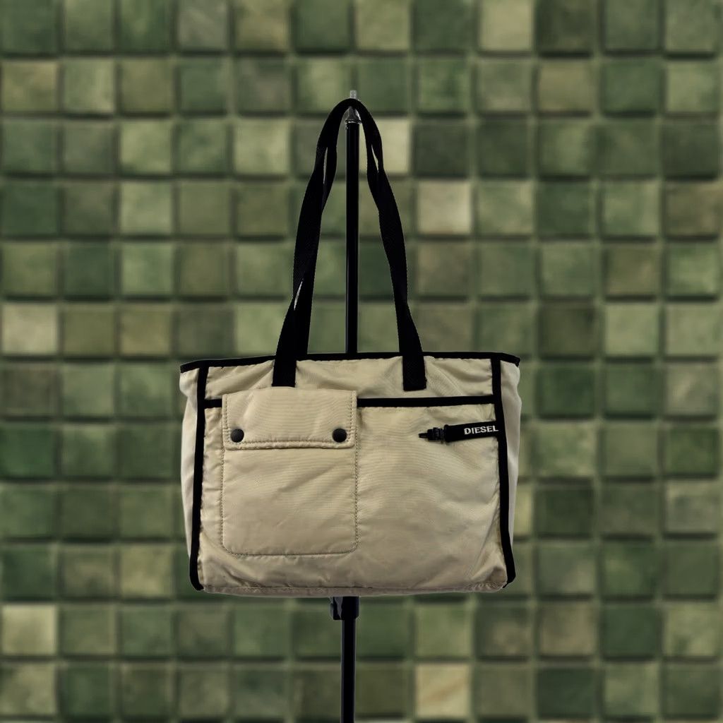 Diesel VINTAGE Diesel Y2K Nylon Big Logo Reversible Tote Woman Bags Small Beige/Black Diesel Brand 90s City Designer Handbag Womens Size ONE SIZE - 1 Thumbnail