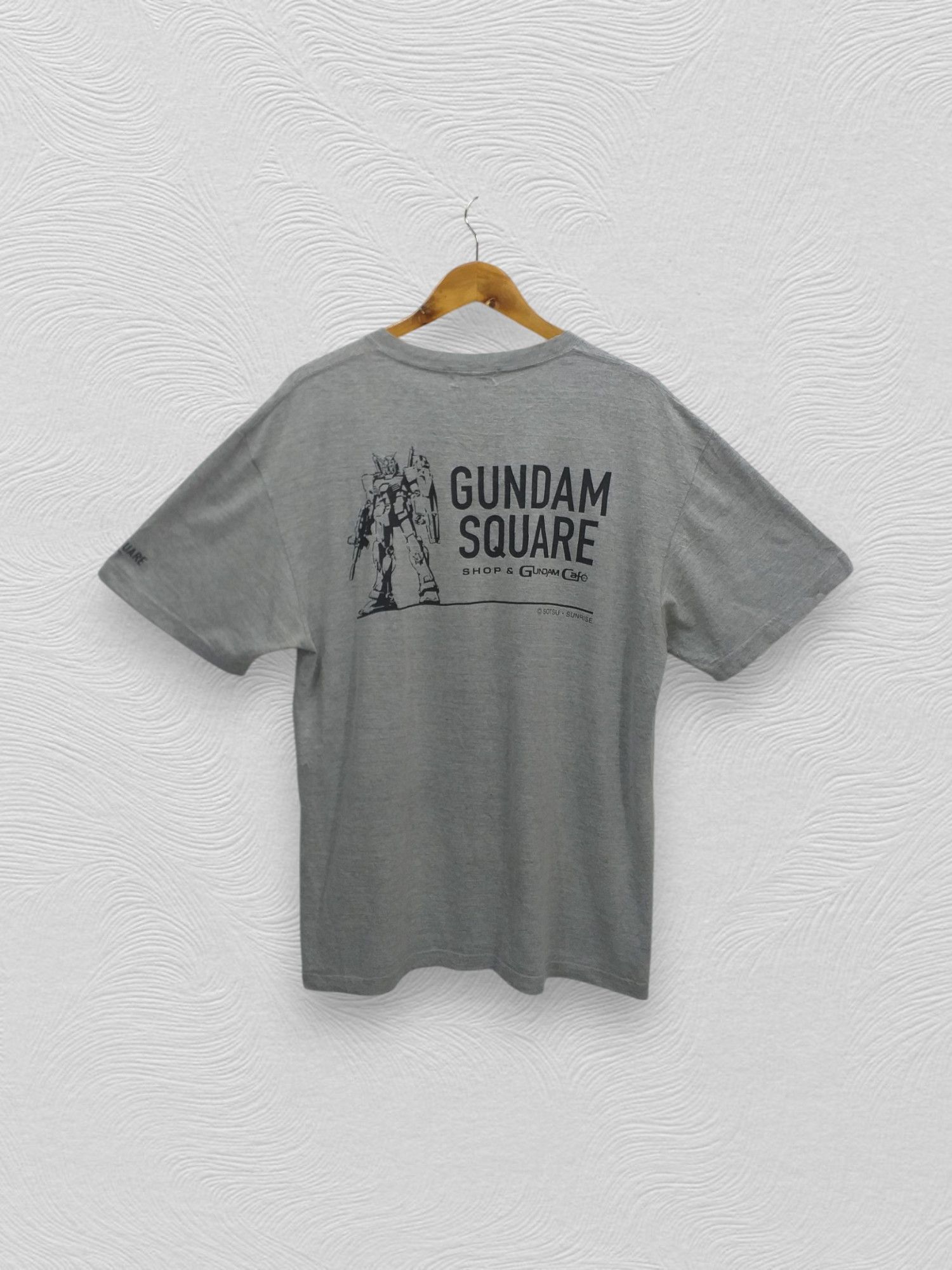 Japanese Brand Vintage Gundam Sotsu Sunrise T-Shirt Tee -C069 Size US XL / EU 56 / 4 - 2 Thumbnail