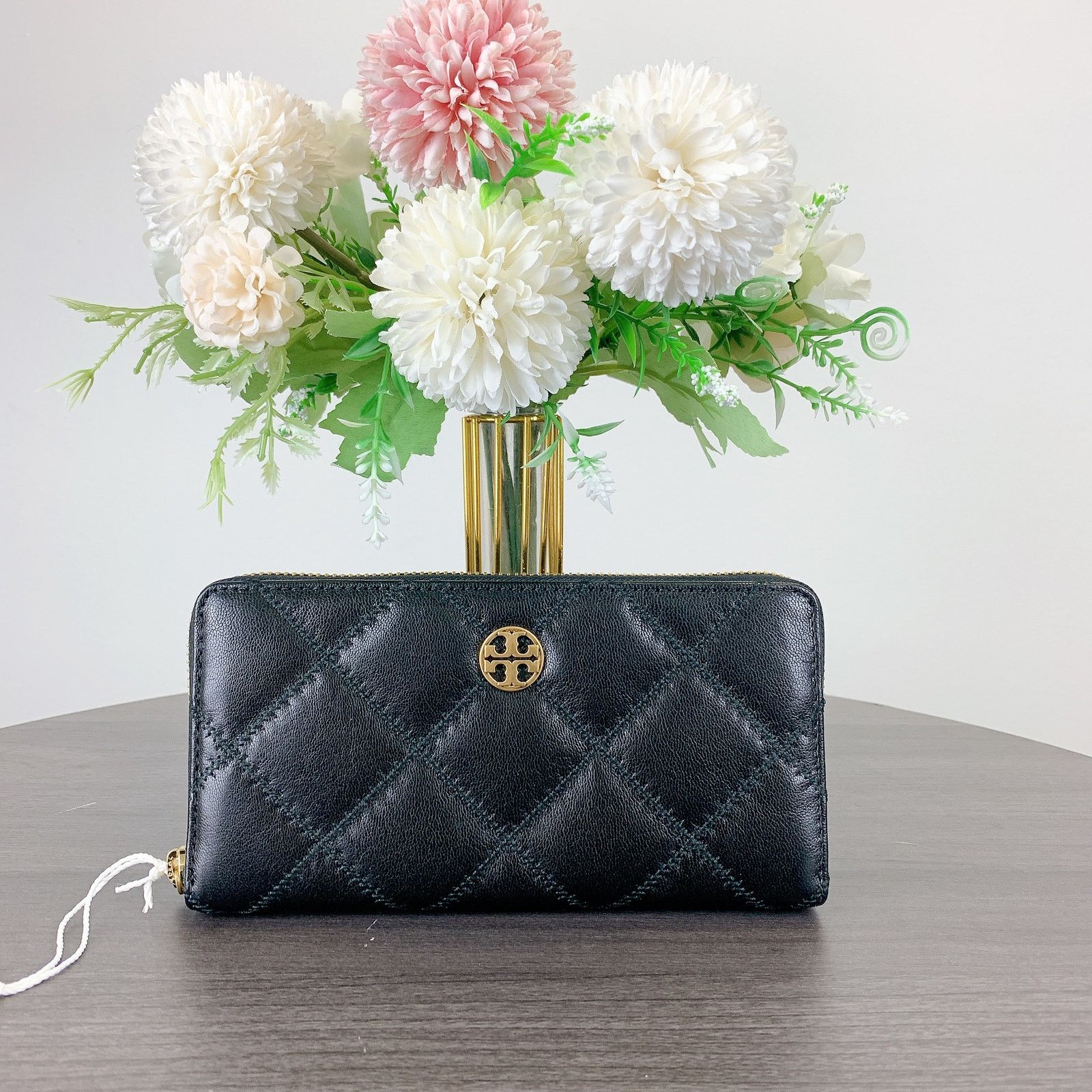 Tory Burch Tory Burch 159228 WILLA ZIP CONTINENTAL WALLET IN BLACK Size ONE SIZE - 1 Thumbnail
