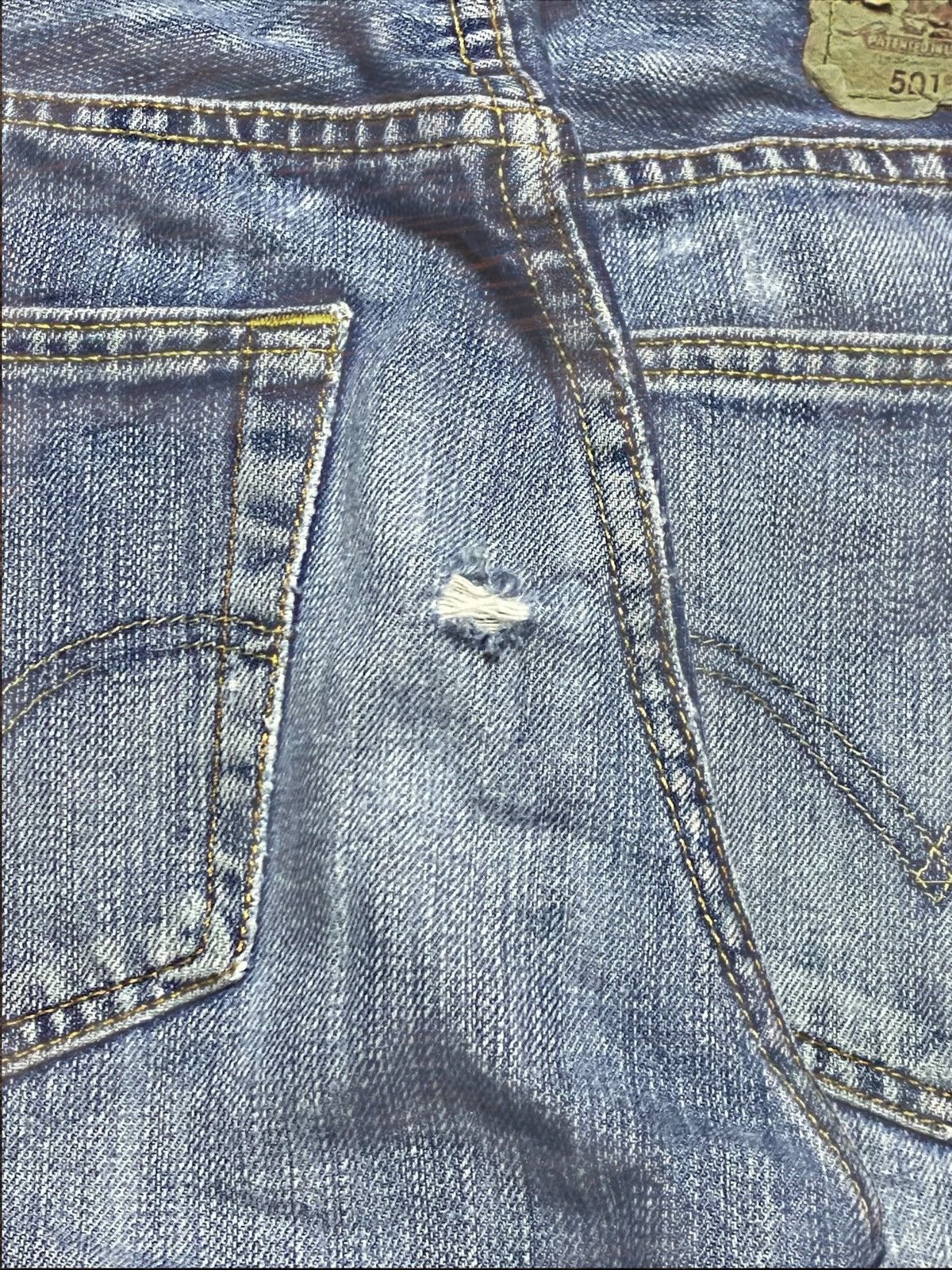Levi's Vintage Clothing Vintage Levis 501 Ripped Loose Jeans Size US 32 / EU 48 - 12 Thumbnail
