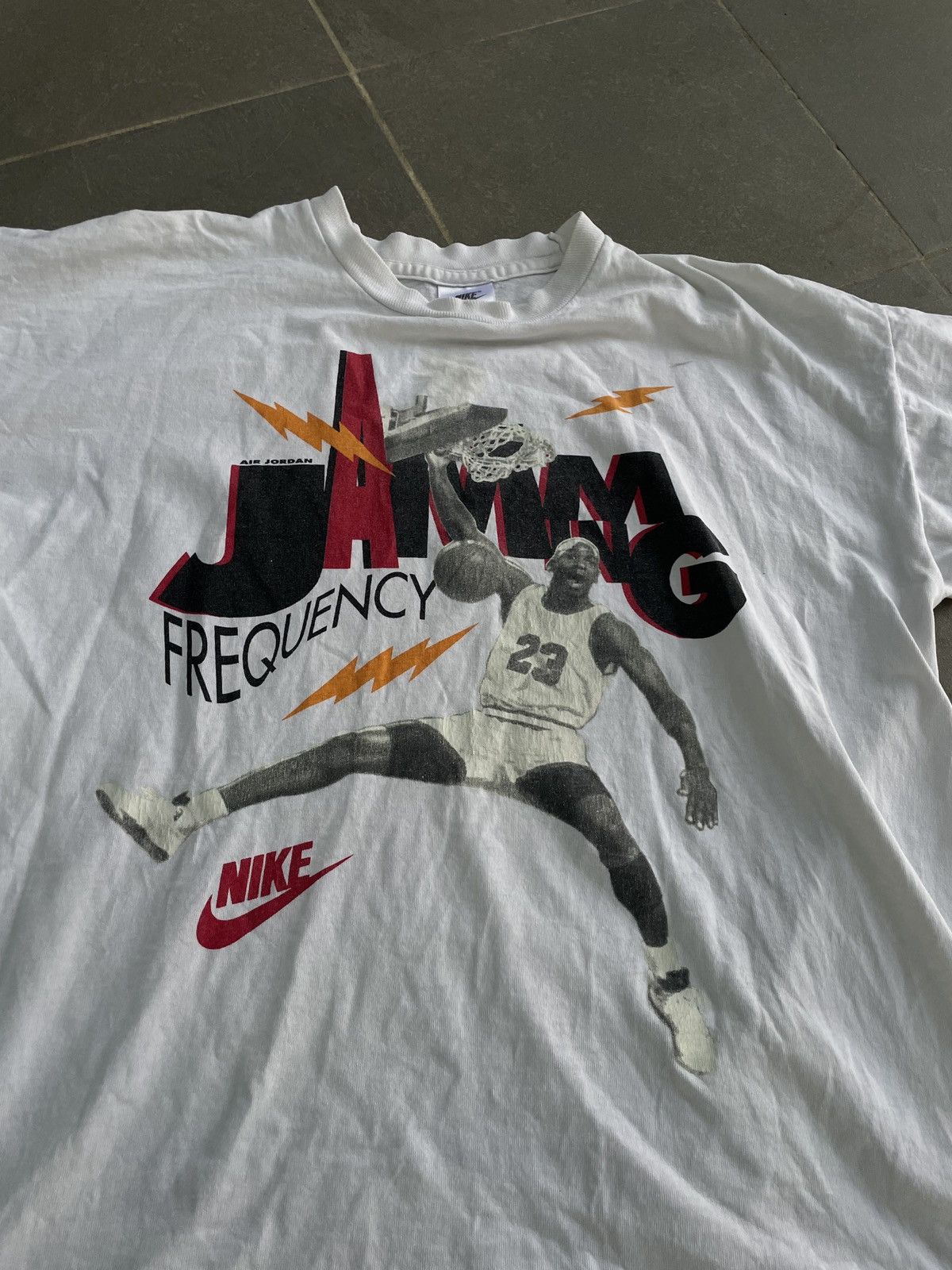 Jordan Brand Vintage 90s Rare Air Jordan Nike Tee Size US L / EU 52-54 / 3 - 16 Thumbnail