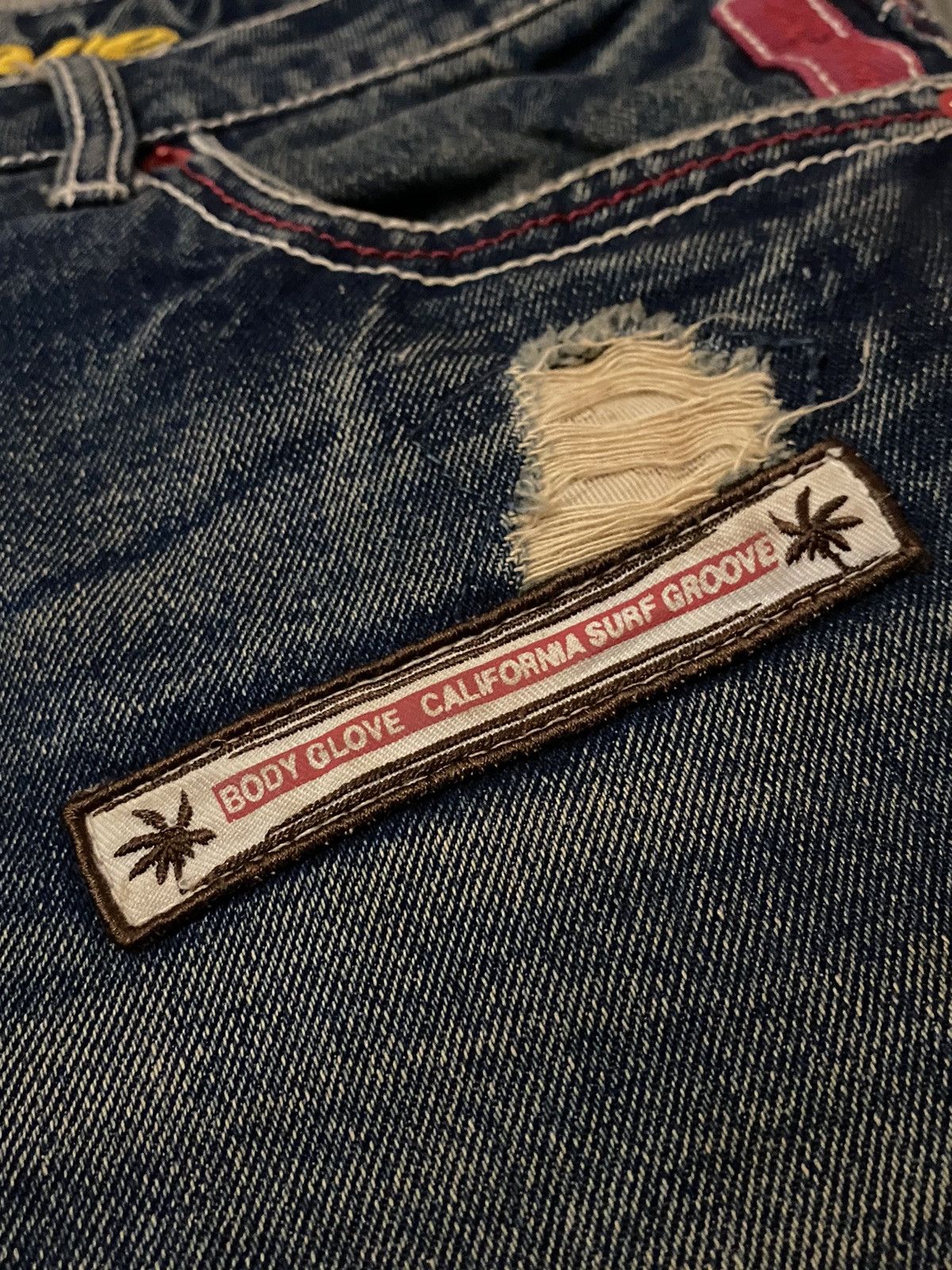Body Glove Vintage 2010 Body Glove Surf Emberoided Patches Jeans Size US 34 / EU 50 - 7 Thumbnail