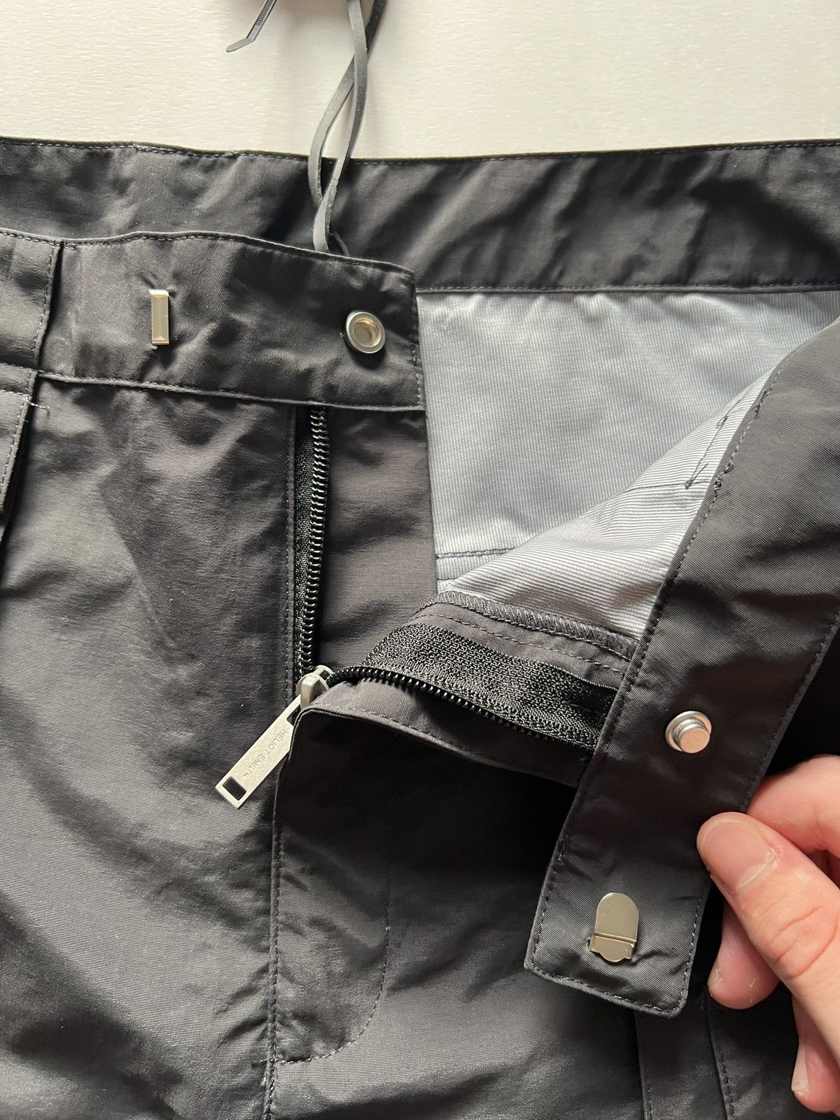 Heliot Emil Heliot Emil techical pocket shorts Size US 34 / EU 50 - 4 Thumbnail