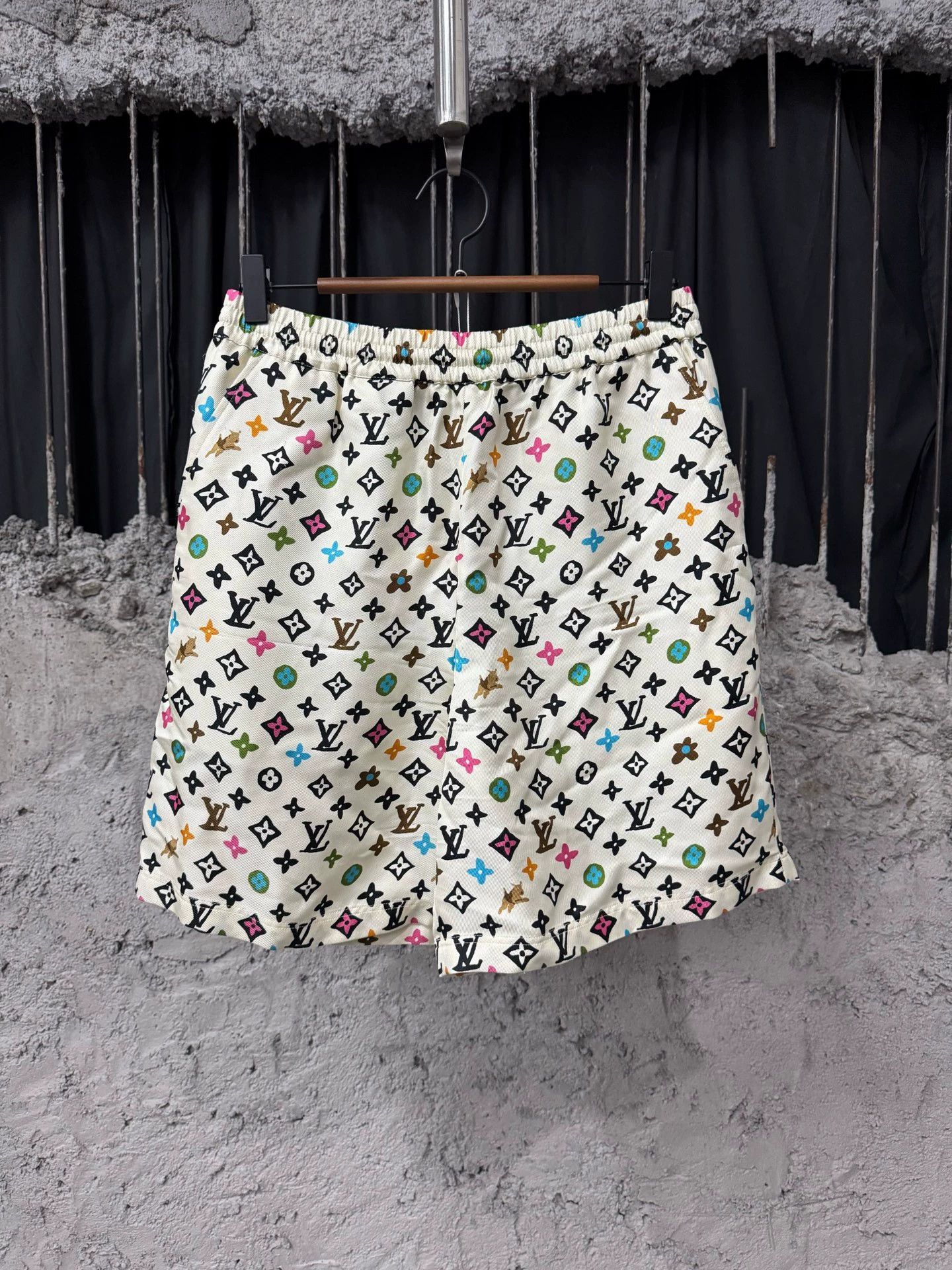 Louis Vuitton Multi-Patterned Casual Shorts Size 28 Size US 28 / EU 44 - 1 Thumbnail