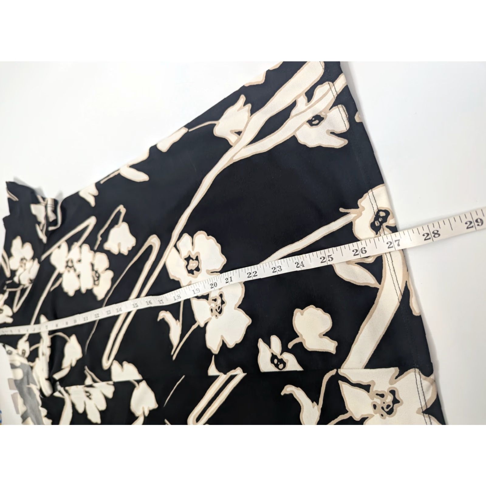Vintage Chico's Black Floral Top Shirt Women's L Knotted Neck Accent Stretch Casual T-Shirt Size L / US 10 / IT 46 - 3 Thumbnail