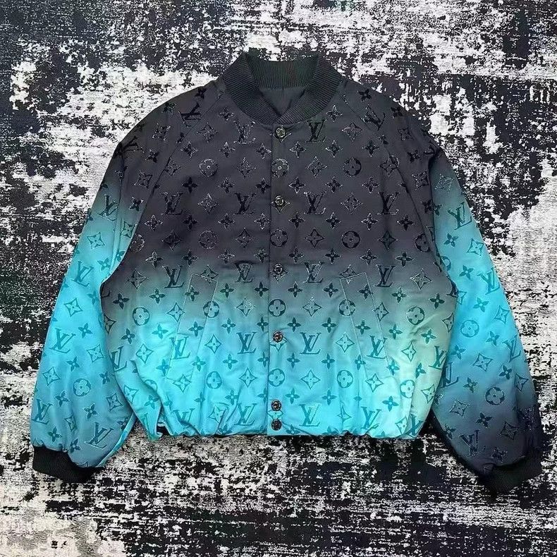 Louis Vuitton Louis Vuitton Gradient presbyopic full logo bomber jacket Size US M / EU 48-50 / 2 - 1 Thumbnail