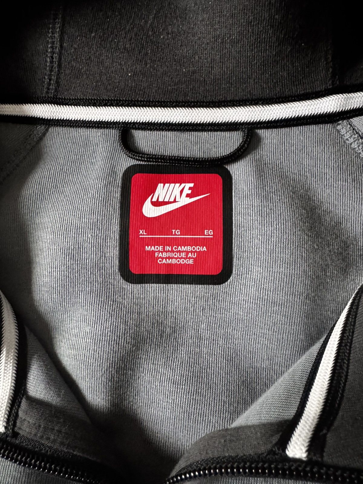 Nike Nike tech reflective Size US XL / EU 56 / 4 - 5 Thumbnail