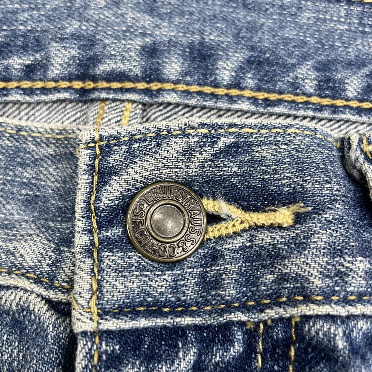 Levi's Vintage Levis 505 Distressed Blue Light Wash wc 368 Size US 32 / EU 48 - 6 Thumbnail