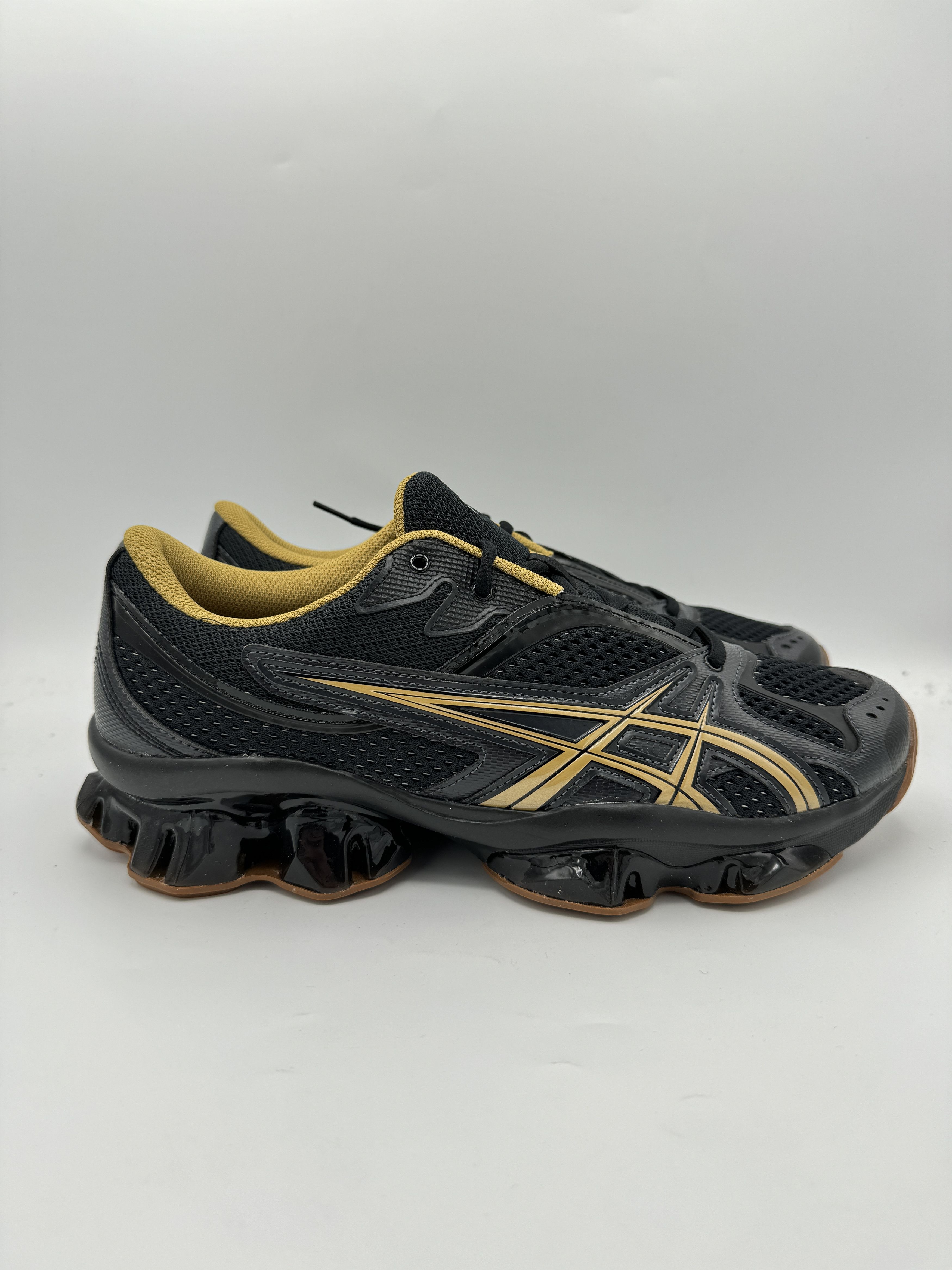 Asics × Kiko Kostadinov Kiko Kostadinov GEL-Quantum Zientzia Black Gold Size US 9 / EU 42 - 2 Thumbnail