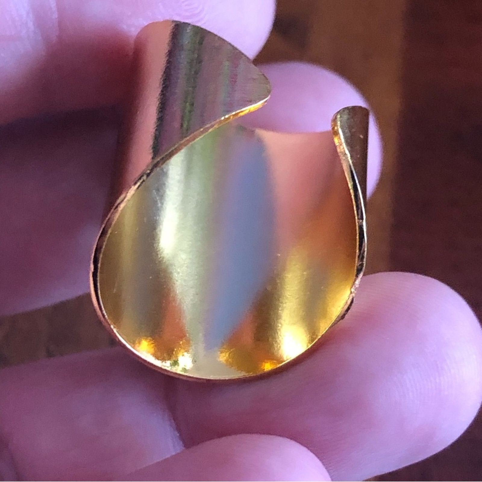Jewelry Wide gold band duo howlite opalite cabochon ring Size ONE SIZE - 6 Thumbnail
