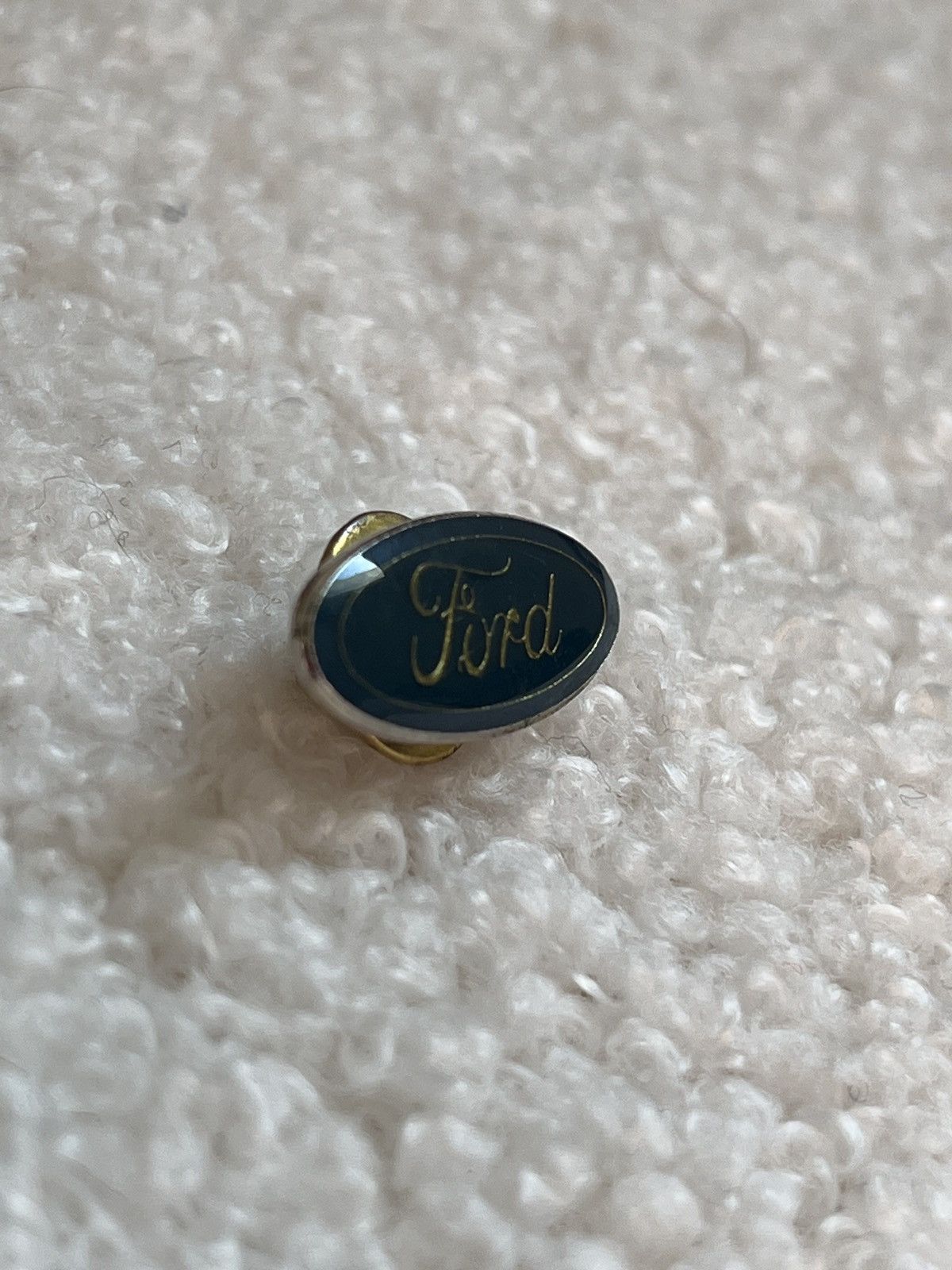 Ford Ford logo vintage pin Size ONE SIZE - 2 Thumbnail