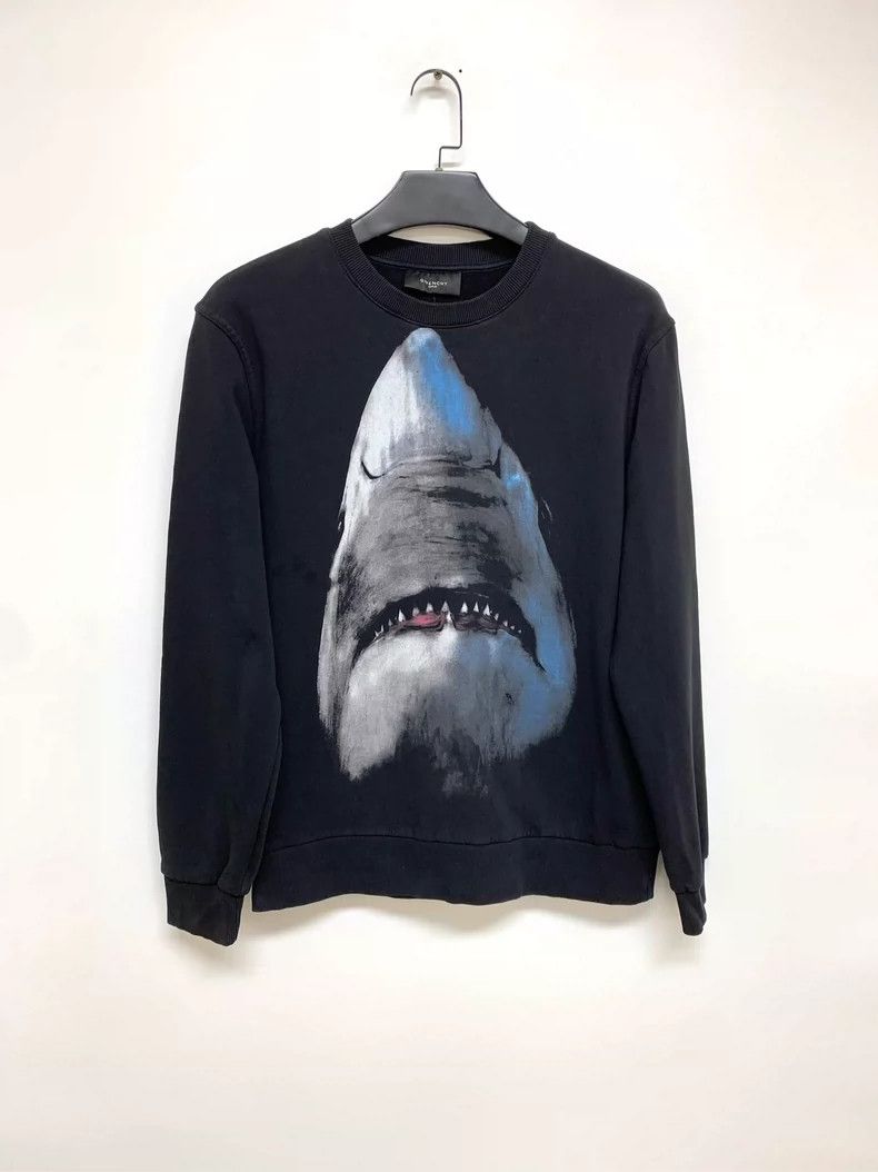 Givenchy givenchy shark graphic sweatshirt size small-dmc Size US S / EU 44-46 / 1 - 1 Thumbnail