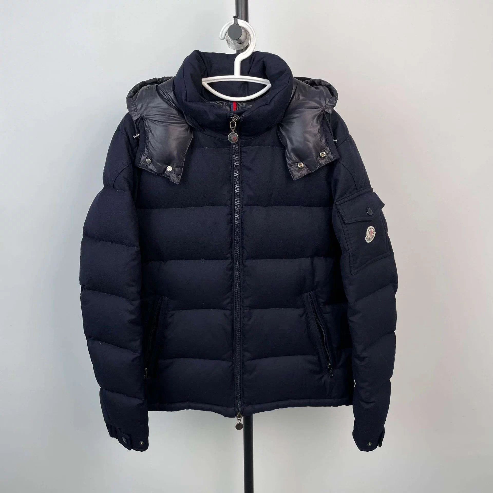 Moncler Moncler Navy Blue Down Jacket Size 3 Size US L / EU 52-54 / 3 - 1 Thumbnail