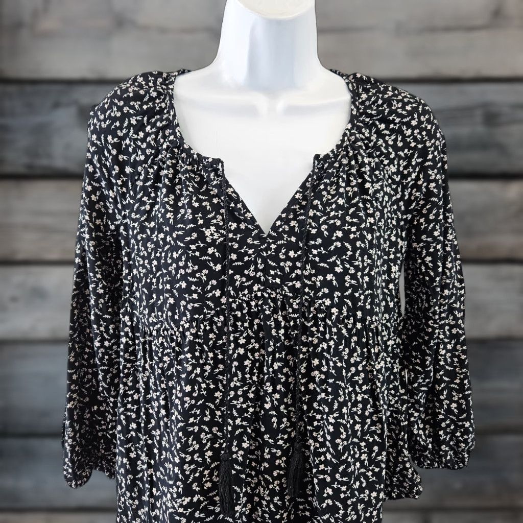 Old Navy Old Navy Women's Top XS Black Pink Floral 3/4 Sleeves Tassels Rayon Blouse Size XS / US 0-2 / IT 36-38 - 1 Thumbnail