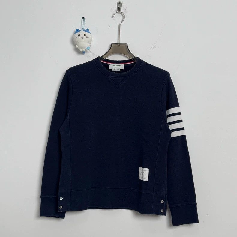 Thom Browne Thom Browne Dark blue four-striped sweatshirt 2503-Nextarr Size US L / EU 52-54 / 3 - 1 Thumbnail