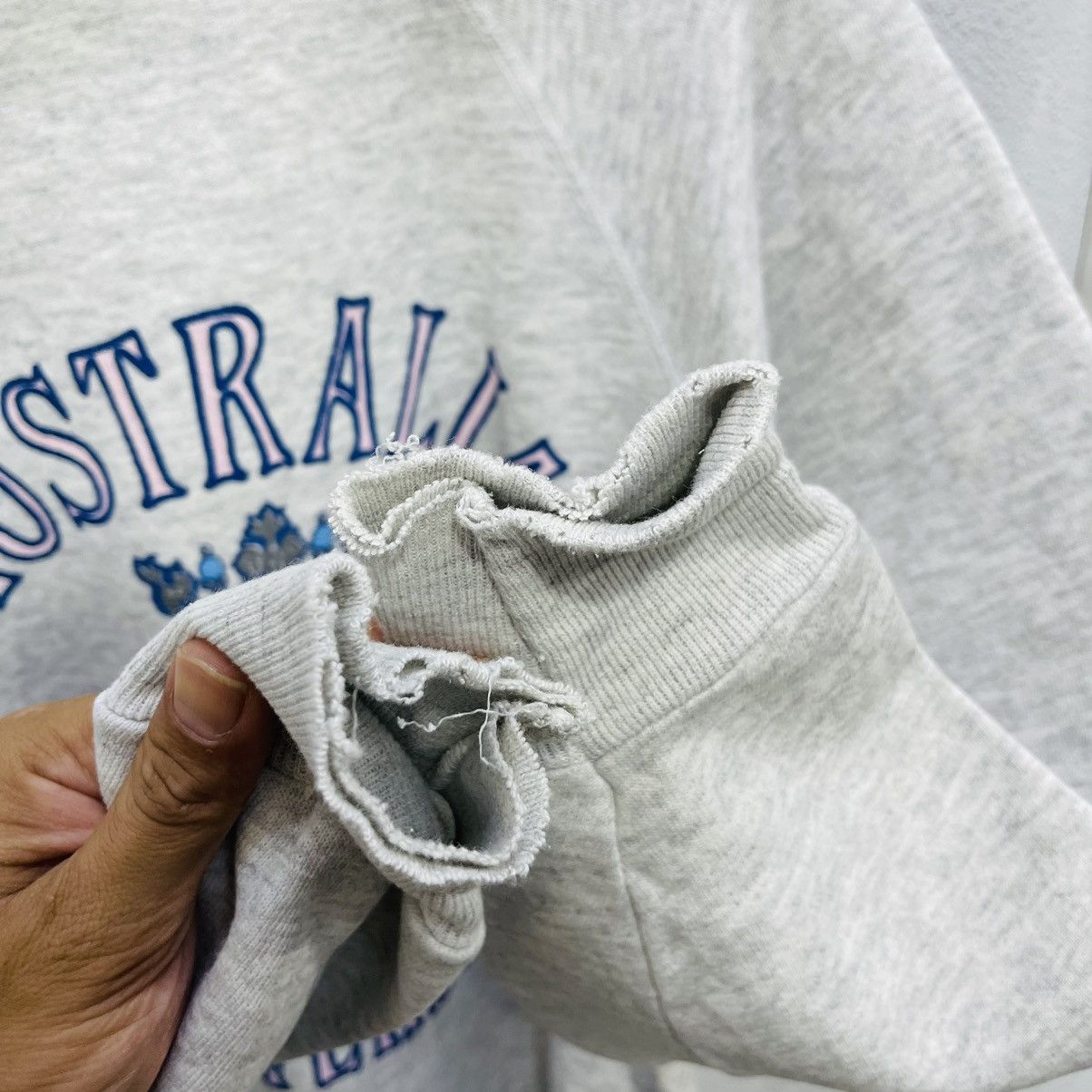 Vintage Vintage 80s australia university distress sweatshirt Size US M / EU 48-50 / 2 - 9 Thumbnail