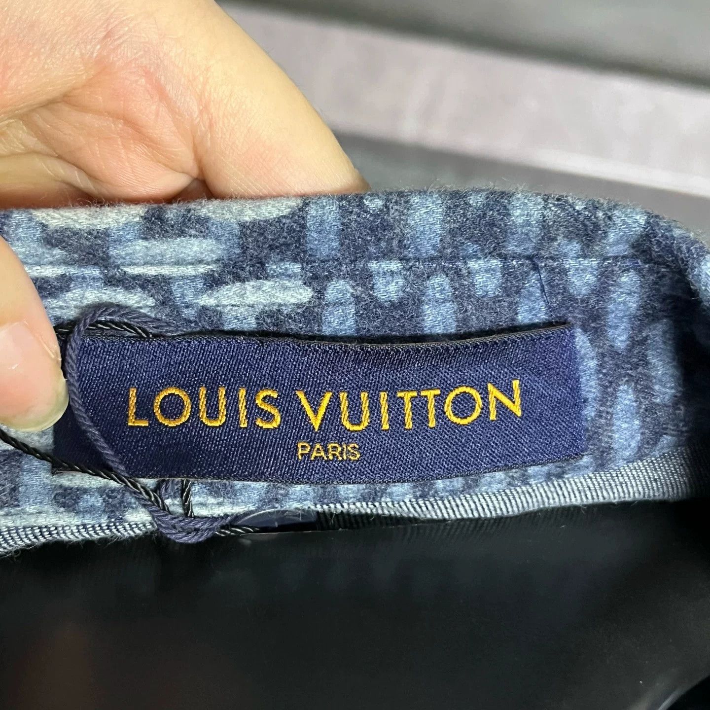 Louis Vuitton Louis Vuitton Blue Logo Spliced Collared Shirt Size US XXS / EU 40 - 4 Thumbnail