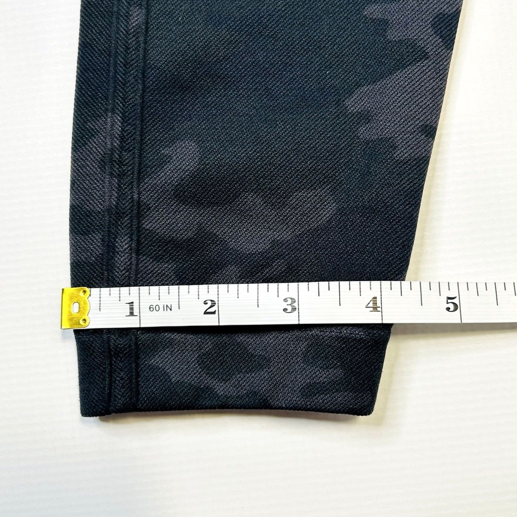 Spanx Spanx Look At Me Now Seamless Camo Leggings Black/Green XL Womens Leggings Camouflage Seamless Nylon Spandex 26in Inseam High Rise Size 40" / US 18 - 6 Thumbnail
