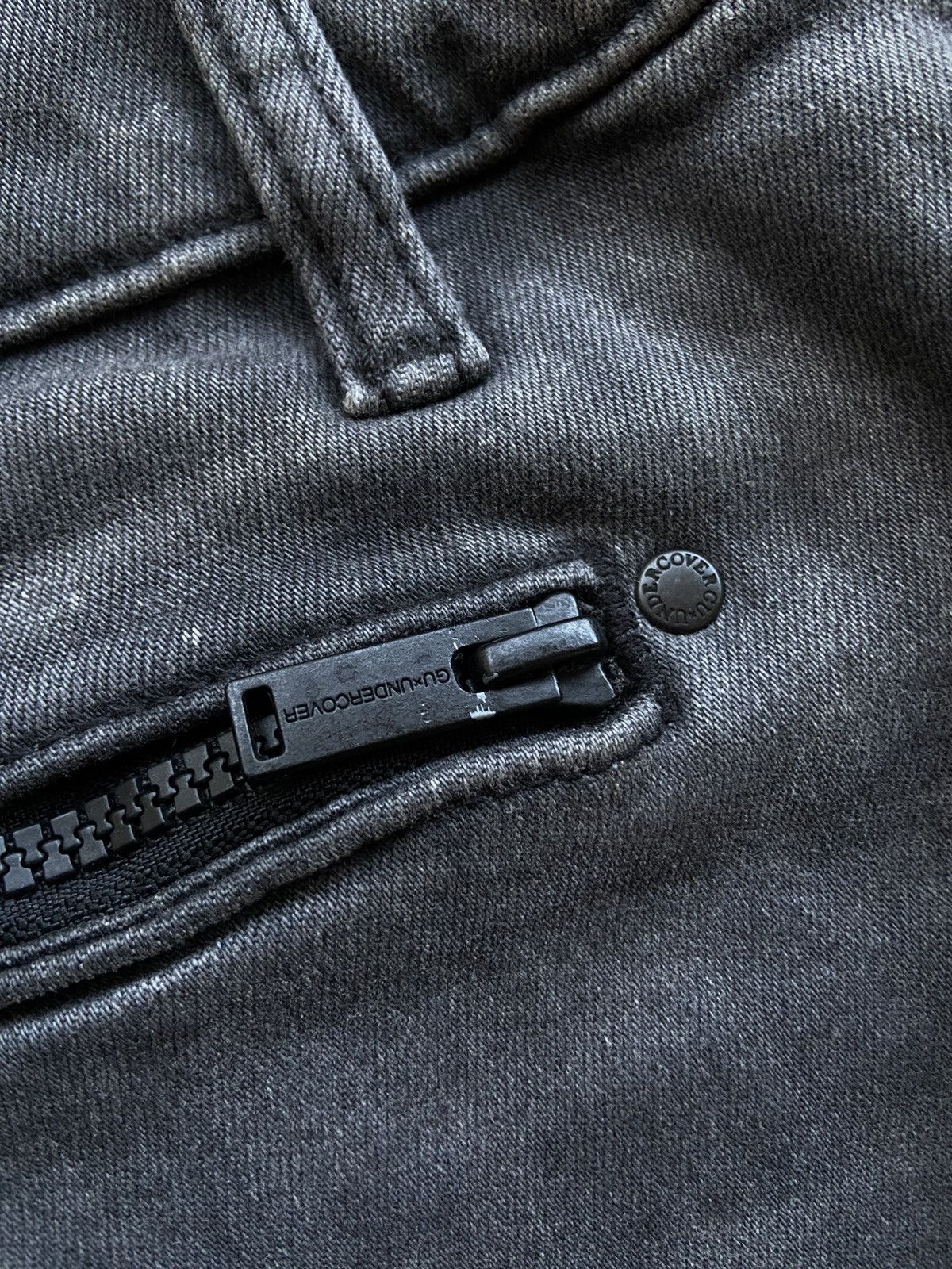 GU × Undercover SS24 GUxUNDERCOVER - Destressed Slim Fit Strech Jeans Pants Size US 31 - 7 Thumbnail