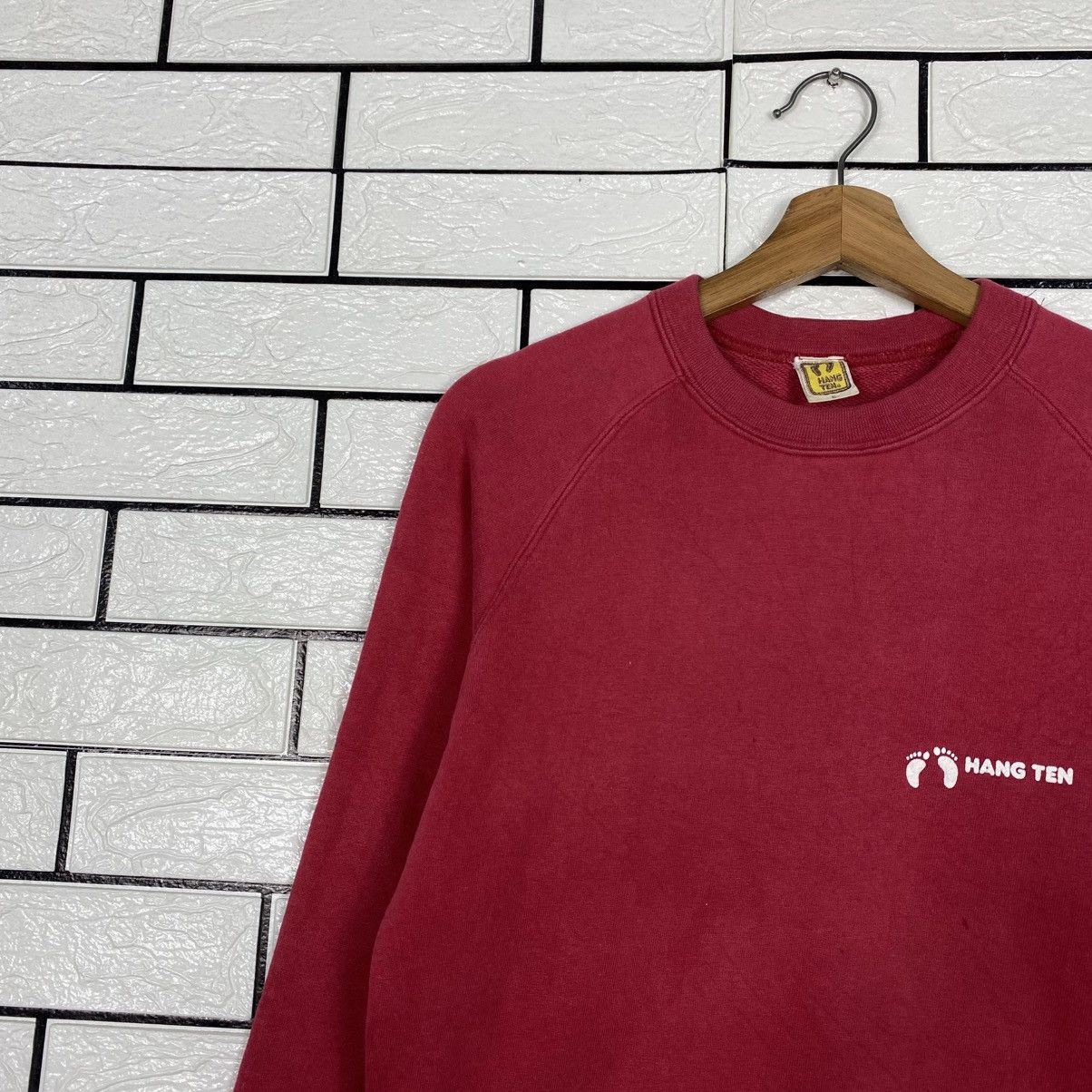 Japanese Brand Vintage Sweatshirt Hang Ten Big Log Size US S / EU 44-46 / 1 - 8 Thumbnail