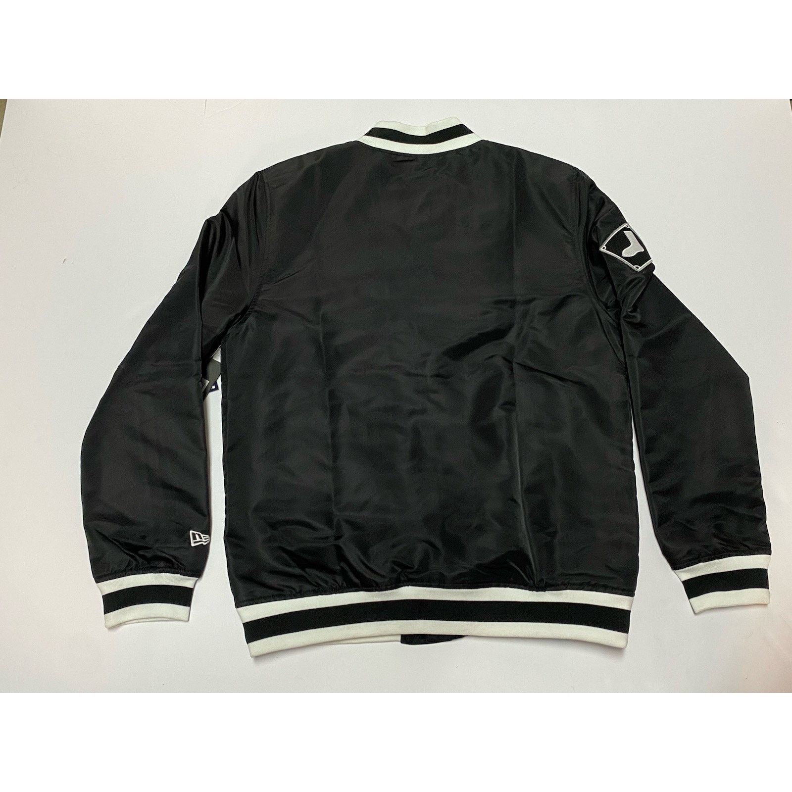 Alpha Industries New Era CHICAGO WHITE SOX Bomber Jacket Mens Sz Medium. NWT! Size US M / EU 48-50 / 2 - 10 Thumbnail
