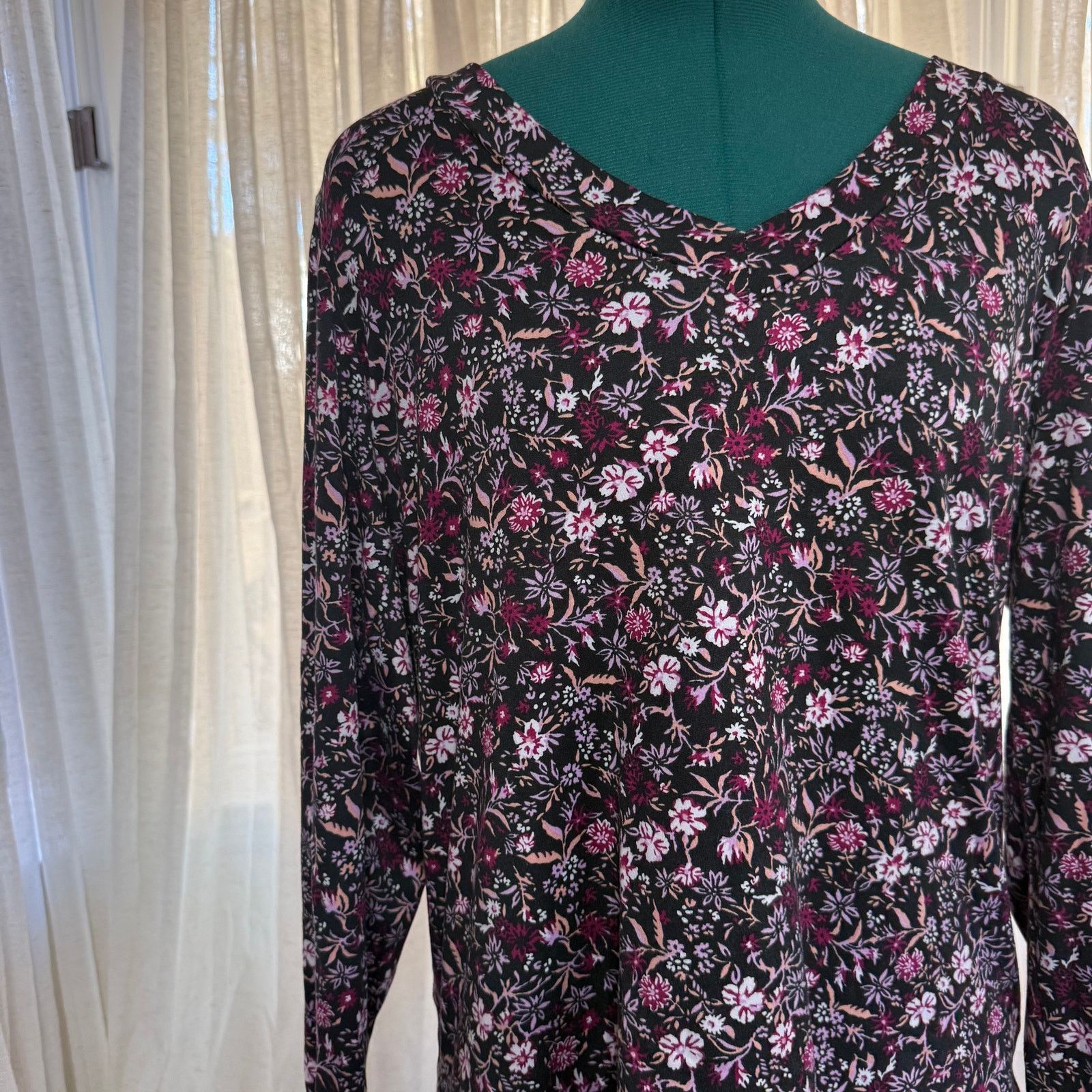 Other Bobeau Black Floral Long Sleeve Top | Sz M Size M / US 6-8 / IT 42-44 - 3 Thumbnail