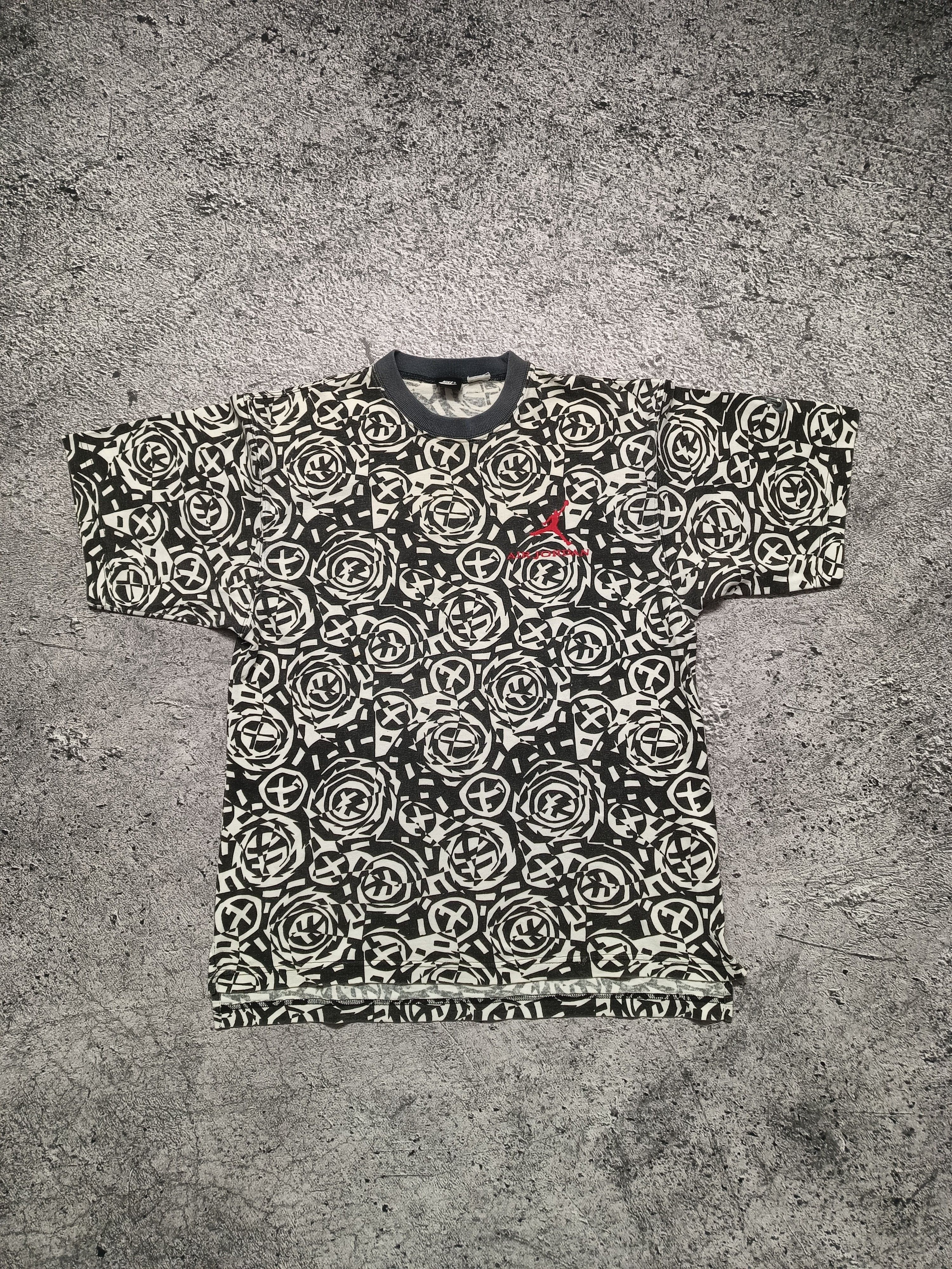 Jordan Brand × Nike × Vintage Vintage 90s NIKE michael jordan all over print tee Size US L / EU 52-54 / 3 - 1 Thumbnail