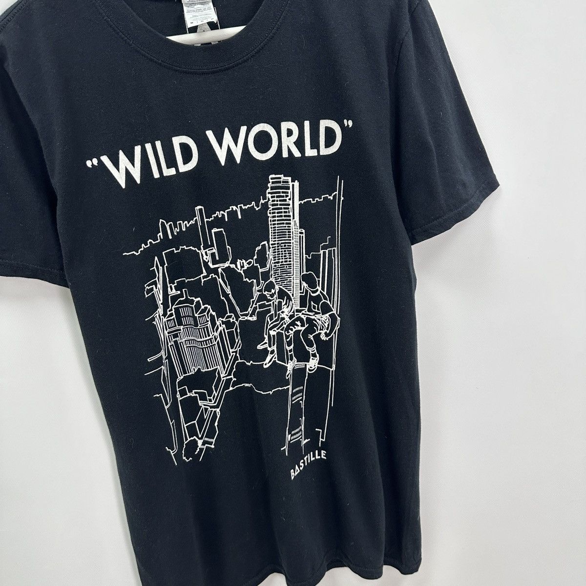Band Tees Vintage 00s Bastille Wild World Indie Pop band promo tee y2k Size US M / EU 48-50 / 2 - 4 Thumbnail