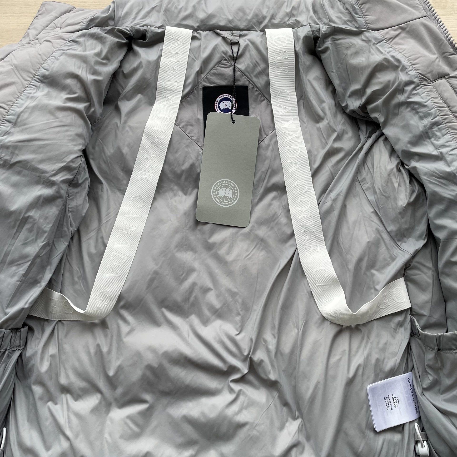 Canada Goose Canada Goose gray XS unisex short puffer stand collar WP Size US XS / EU 42 / 0 - 5 Thumbnail